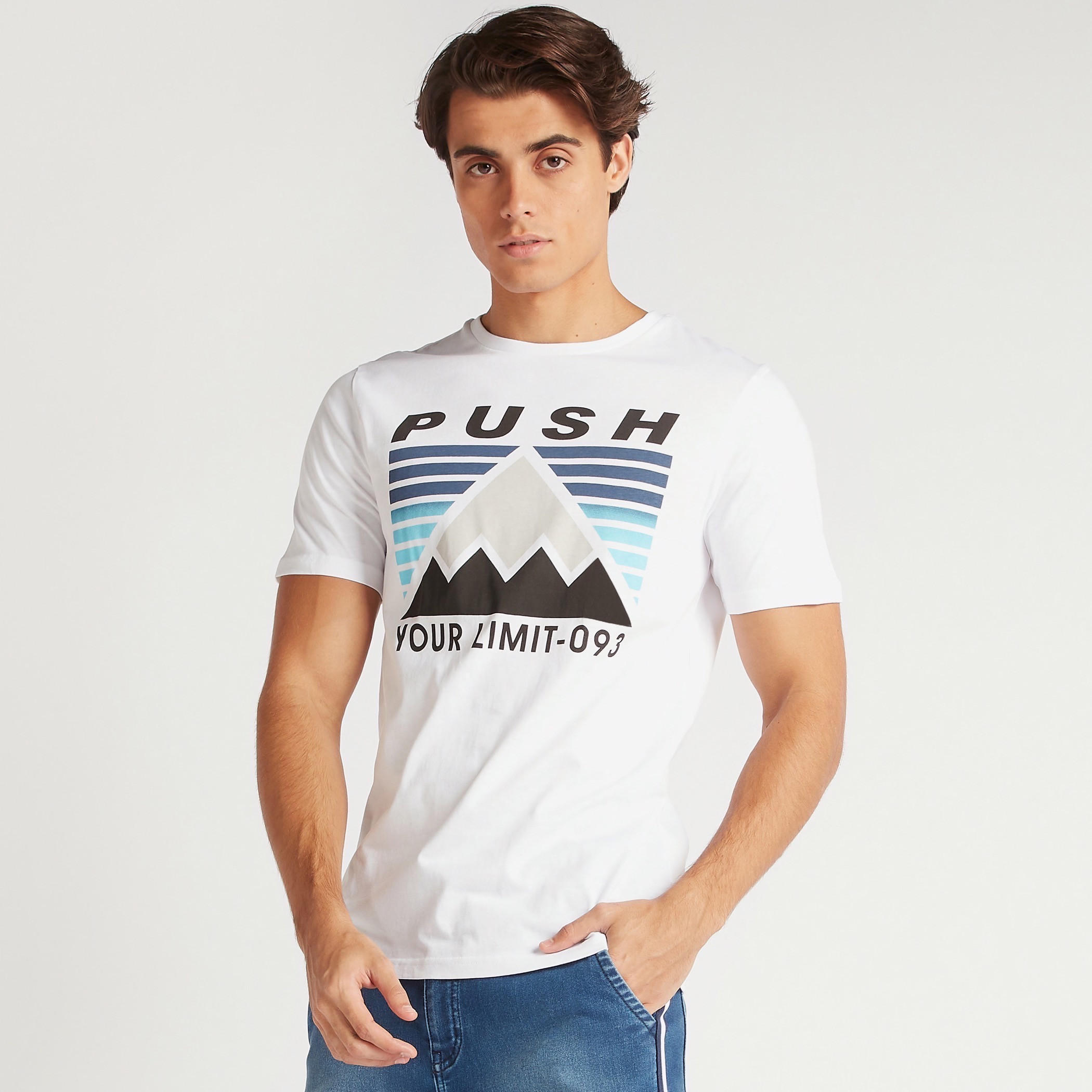 تيشيرت بقصة سليم وياقة ضيقة وأكمام قصيرة وطبعات-men-clothing-tshirtsandpolos-tshirts-image-5