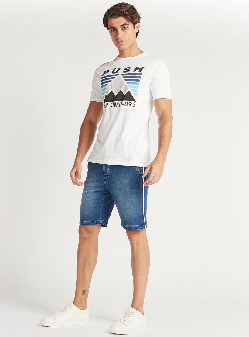 تيشيرت بقصة سليم وياقة ضيقة وأكمام قصيرة وطبعات-men-clothing-tshirtsandpolos-tshirts-image-4