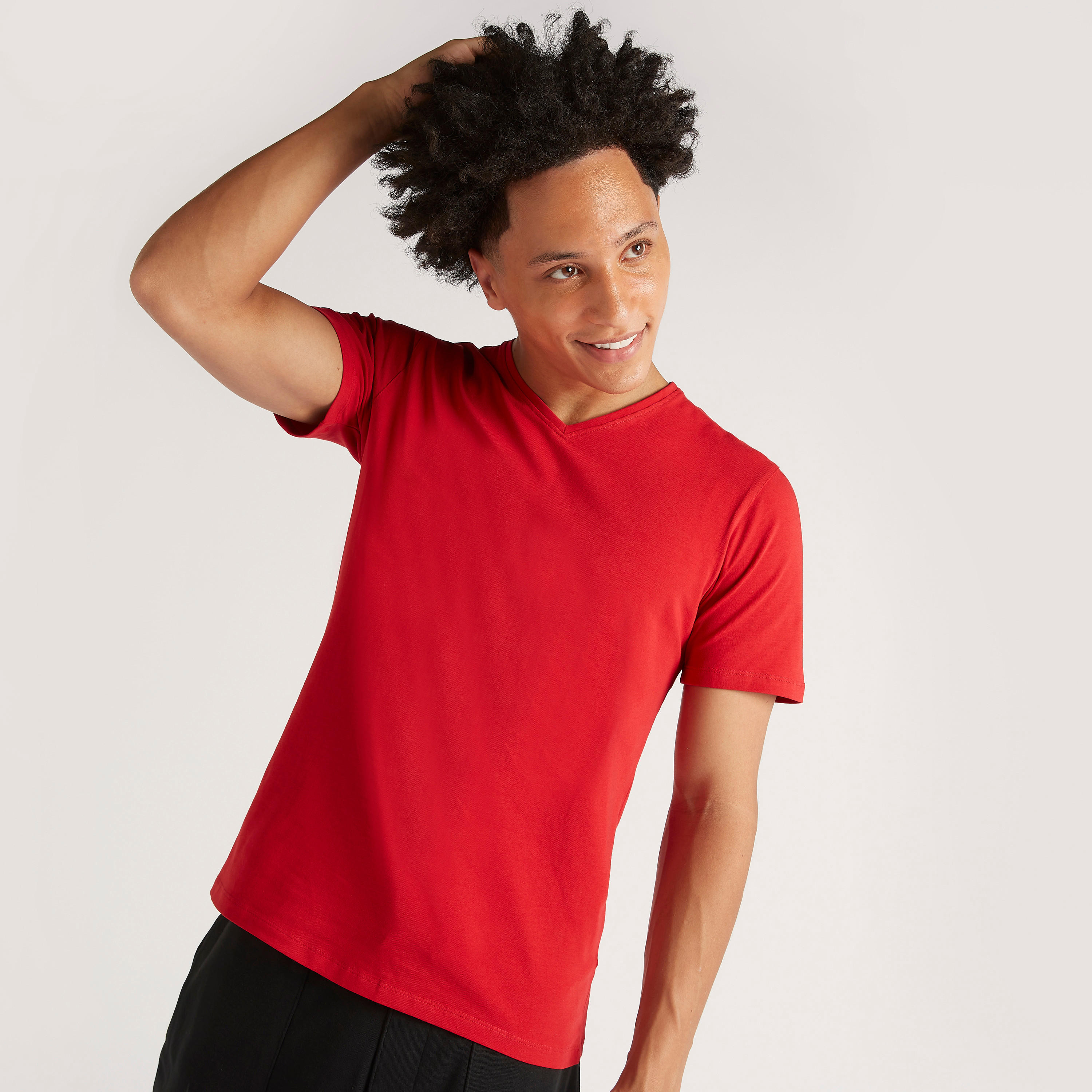 تيشيرت سادة بياقة V وأكمام قصيرة-men-clothing-tshirtsandpolos-tshirts-image-1