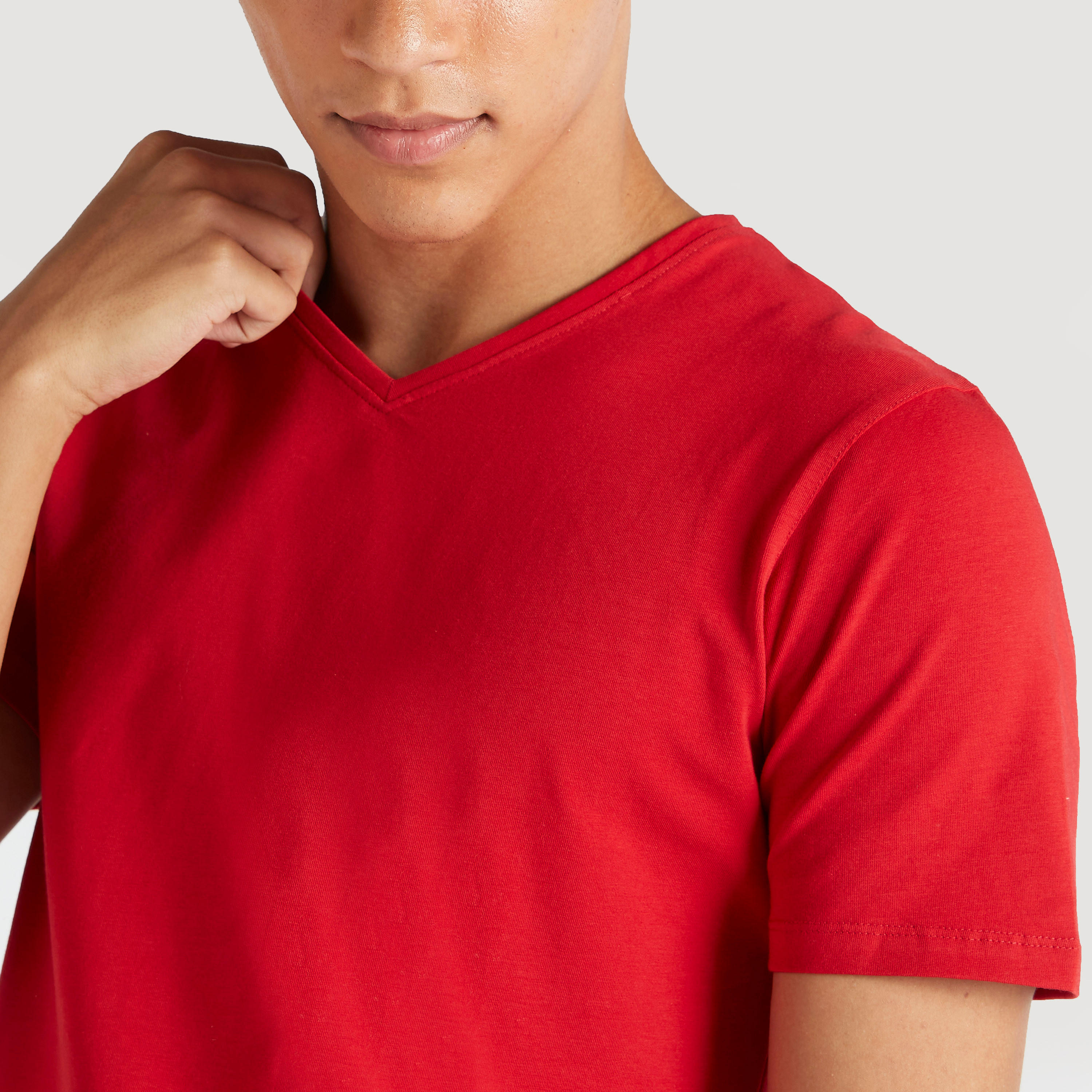 تيشيرت سادة بياقة V وأكمام قصيرة-men-clothing-tshirtsandpolos-tshirts-image-3