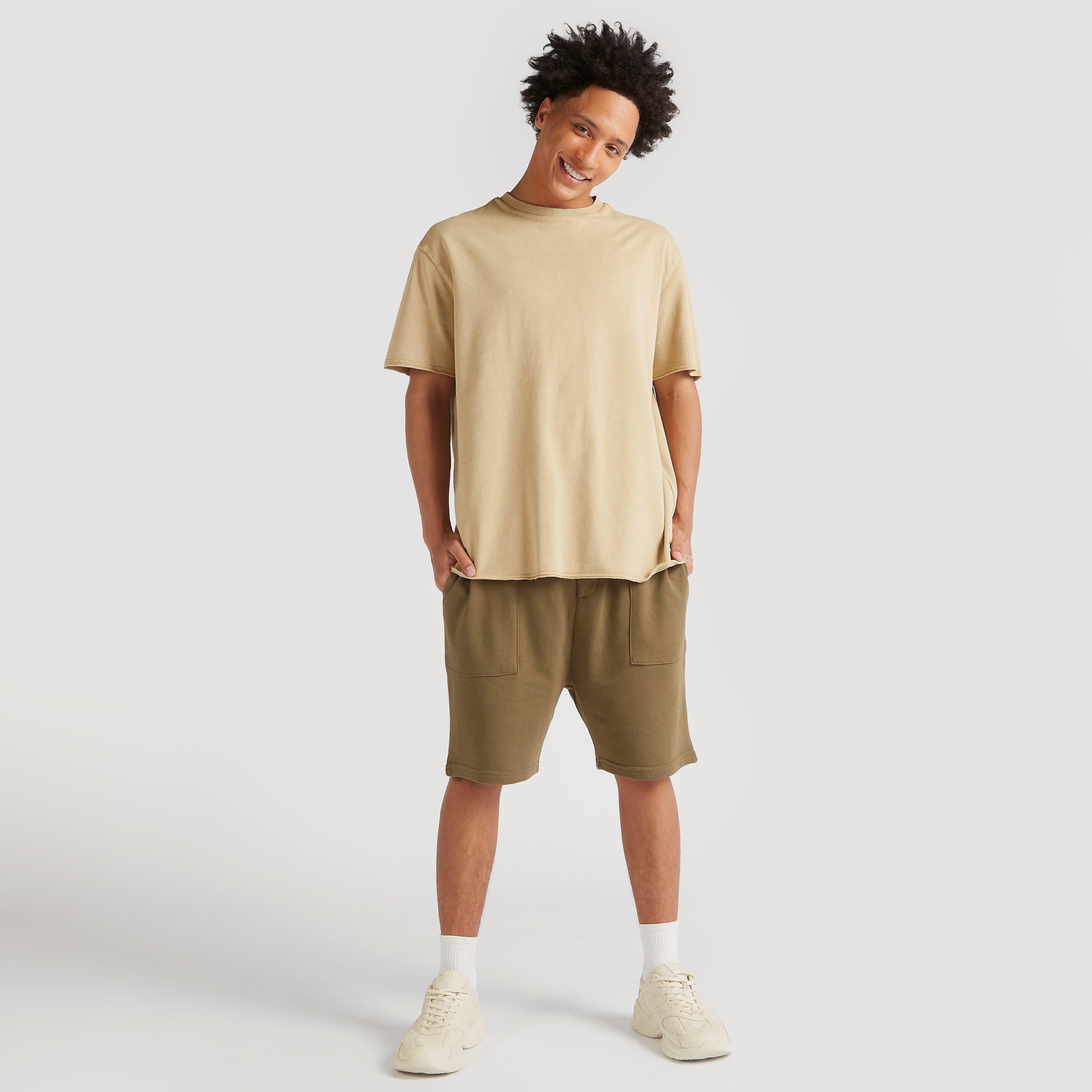 شورت سادة برباط إغلاق وجيوب-men-clothing-bottoms-shorts-image-4