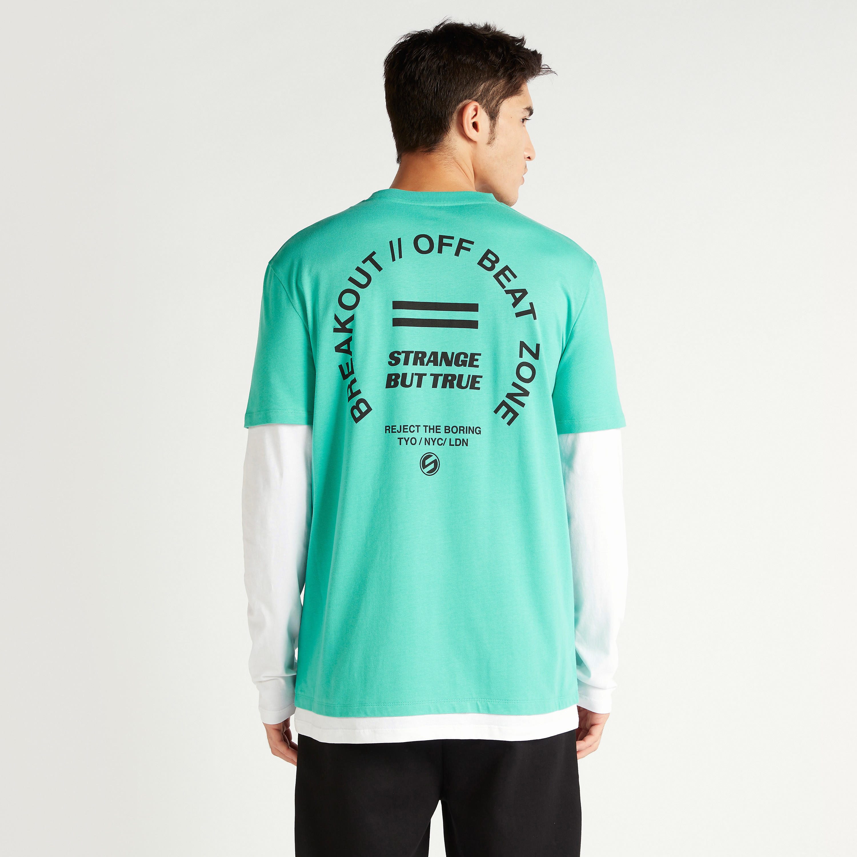 تيشيرت بياقة ضيّقة وأكمام طويلة وطبعات-men-clothing-tshirtsandpolos-tshirts-image-5