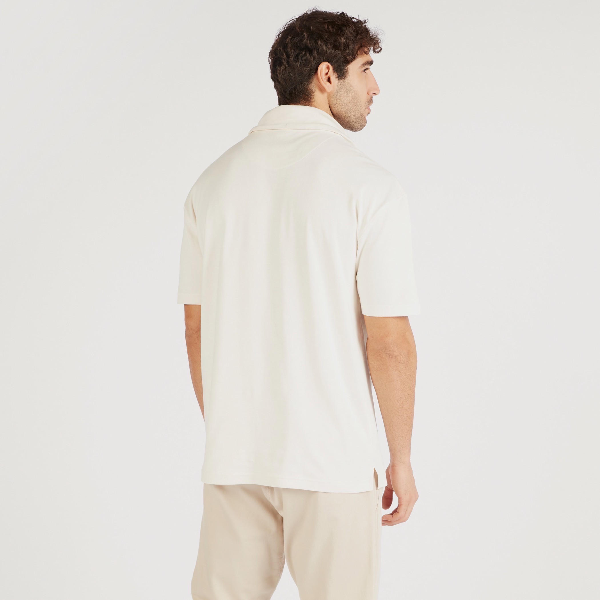 تيشيرت بأكمام قصيرة وياقة عالية وطبعات-men-clothing-tshirtsandpolos-tshirts-image-4