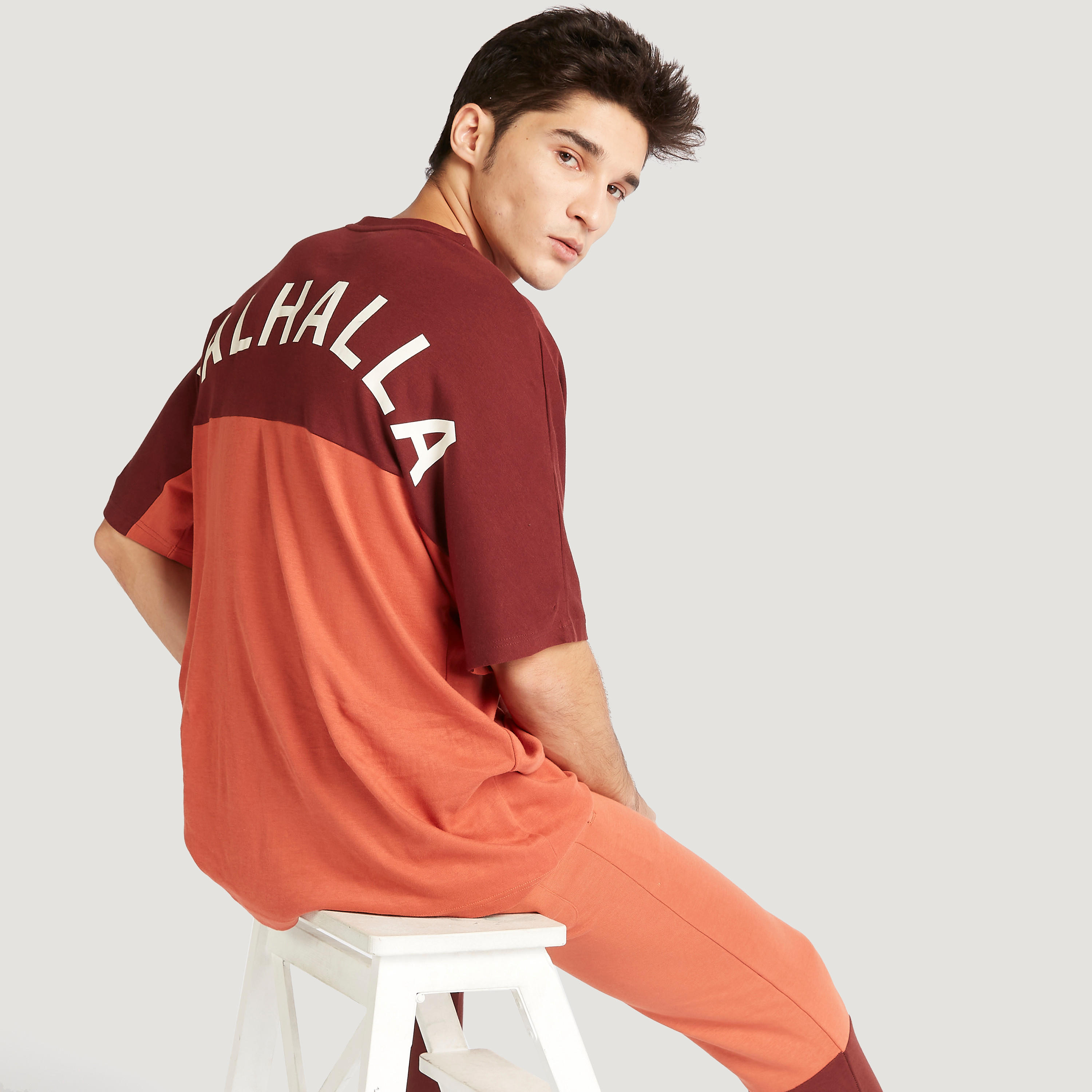 تيشيرت بياقة ضيّقة وأكمام قصيرة وطبعات-men-clothing-tshirtsandpolos-tshirts-image-4