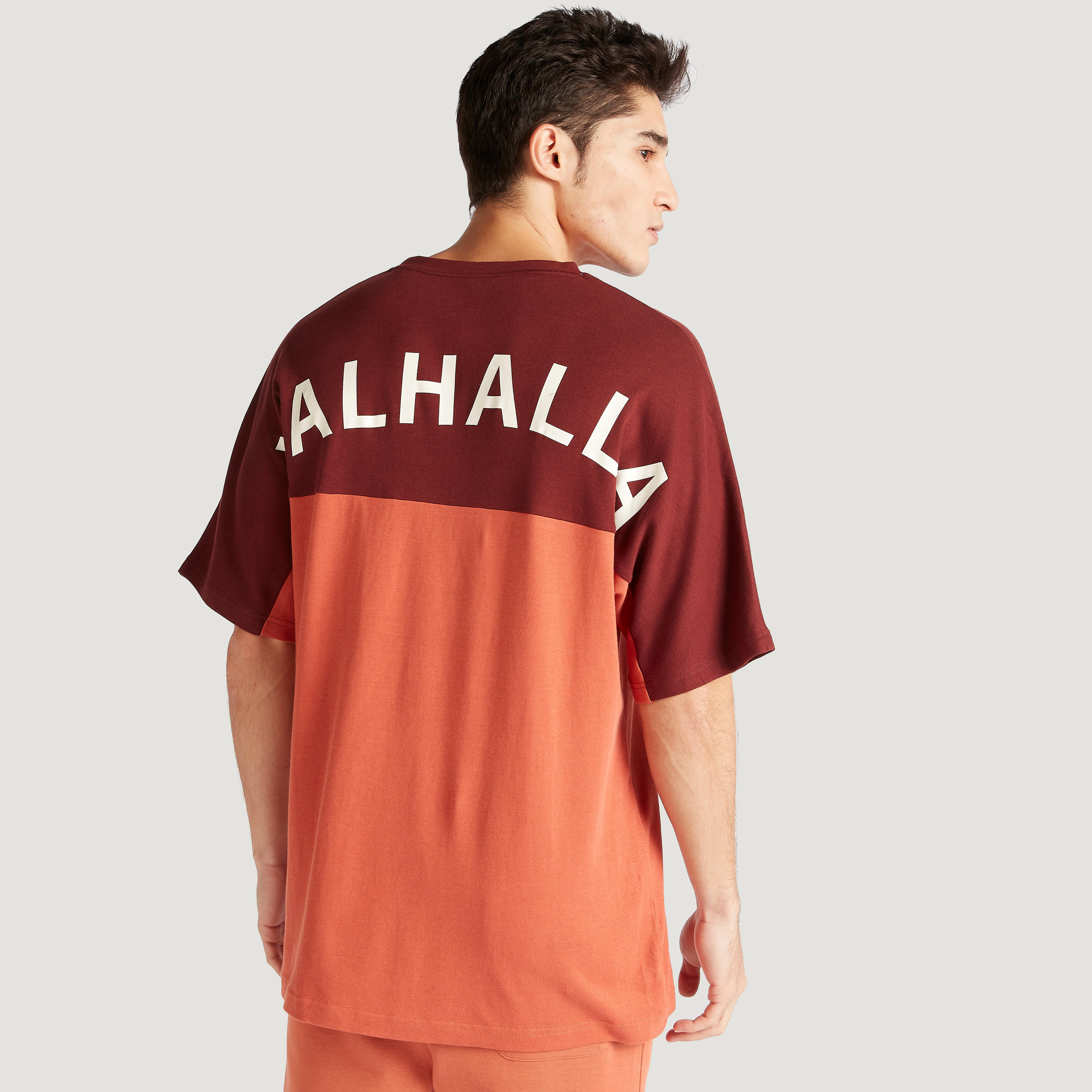 تيشيرت بياقة ضيّقة وأكمام قصيرة وطبعات-men-clothing-tshirtsandpolos-tshirts-image-5