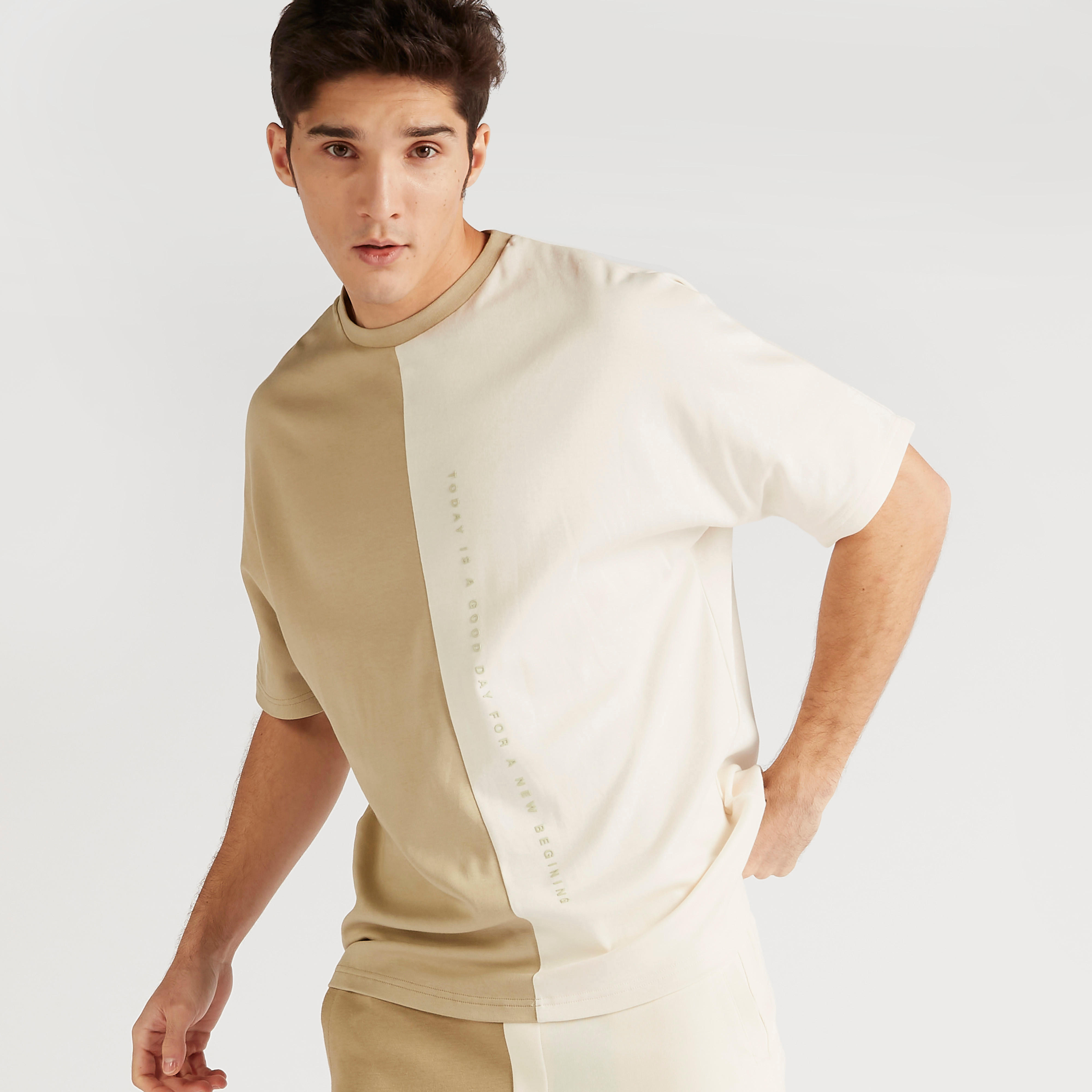 تيشيرت بقوالب ملوّنة وياقة ضيقة وأكمام قصيرة-men-clothing-tshirtsandpolos-tshirts-image-1