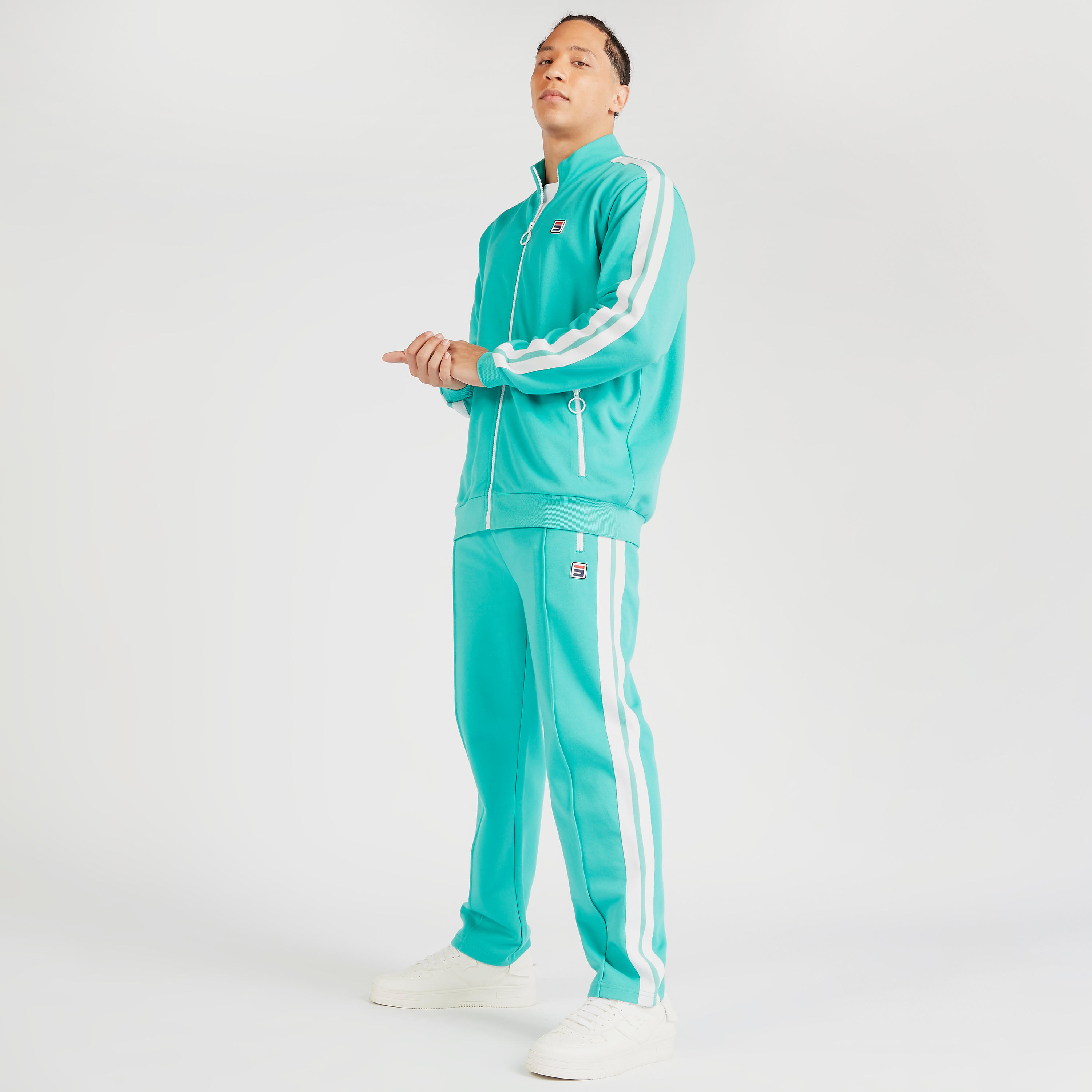 بنطلون رياضي سادة برباط إغلاق وخصر متوسط الارتفاع وتفاصيل شريطة-men-clothing-bottoms-joggers-image-2