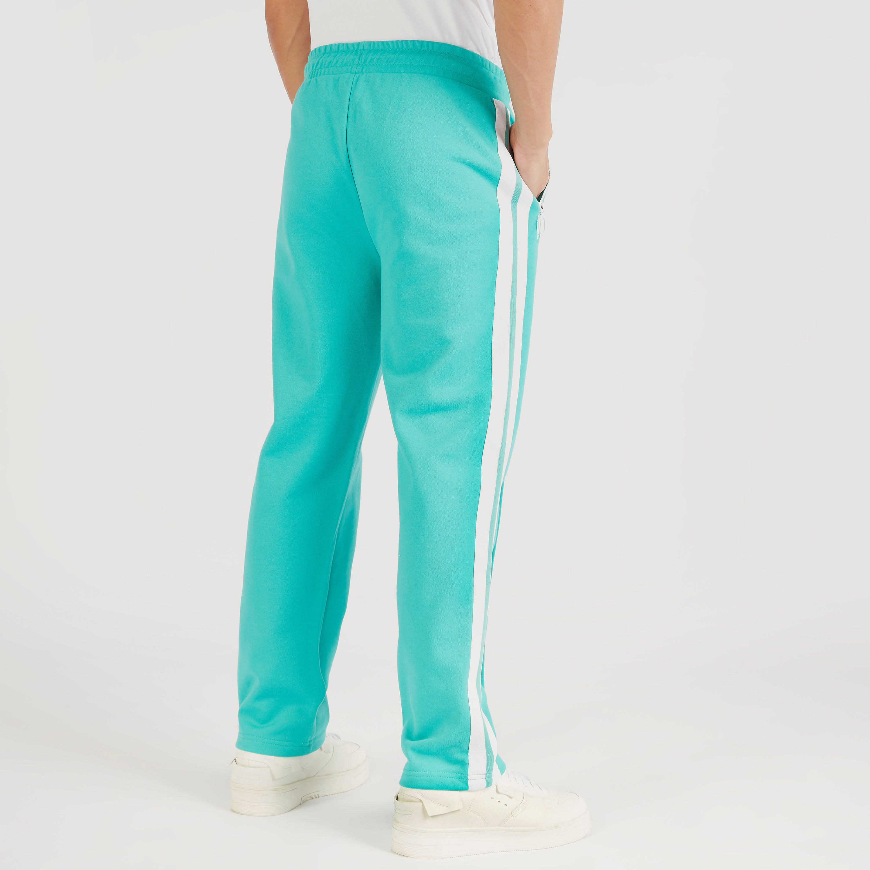 بنطلون رياضي سادة برباط إغلاق وخصر متوسط الارتفاع وتفاصيل شريطة-men-clothing-bottoms-joggers-image-4
