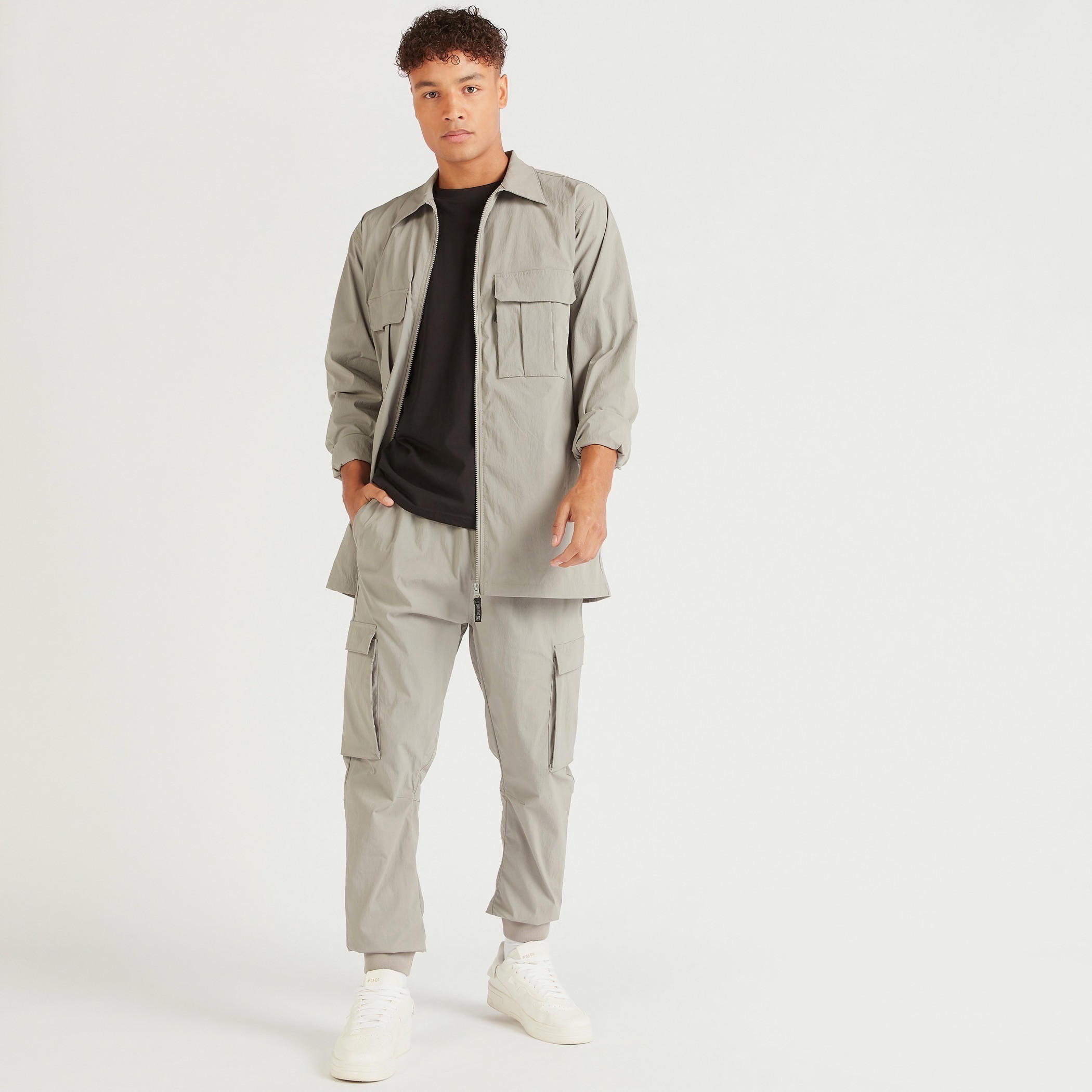 جاكيت خفيف سادة بسحّاب مع أكمام طويلة وجيوب-men-clothing-jacketsandblazers-jackets-image-7