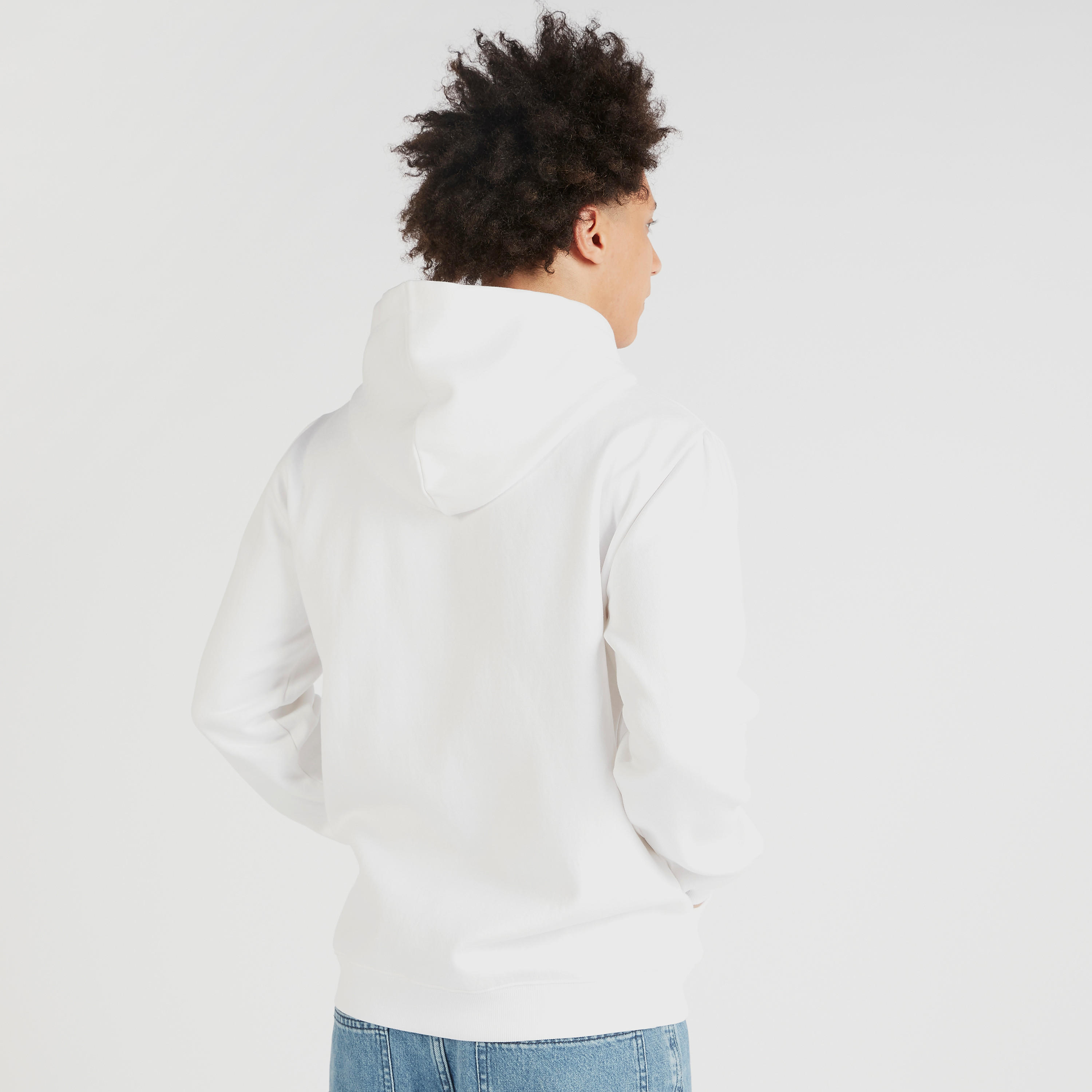 سويت شيرت بقبعة وأكمام طويلة وطبعات جرافيك-men-winterwear-hoodiesandsweatshirts-image-2