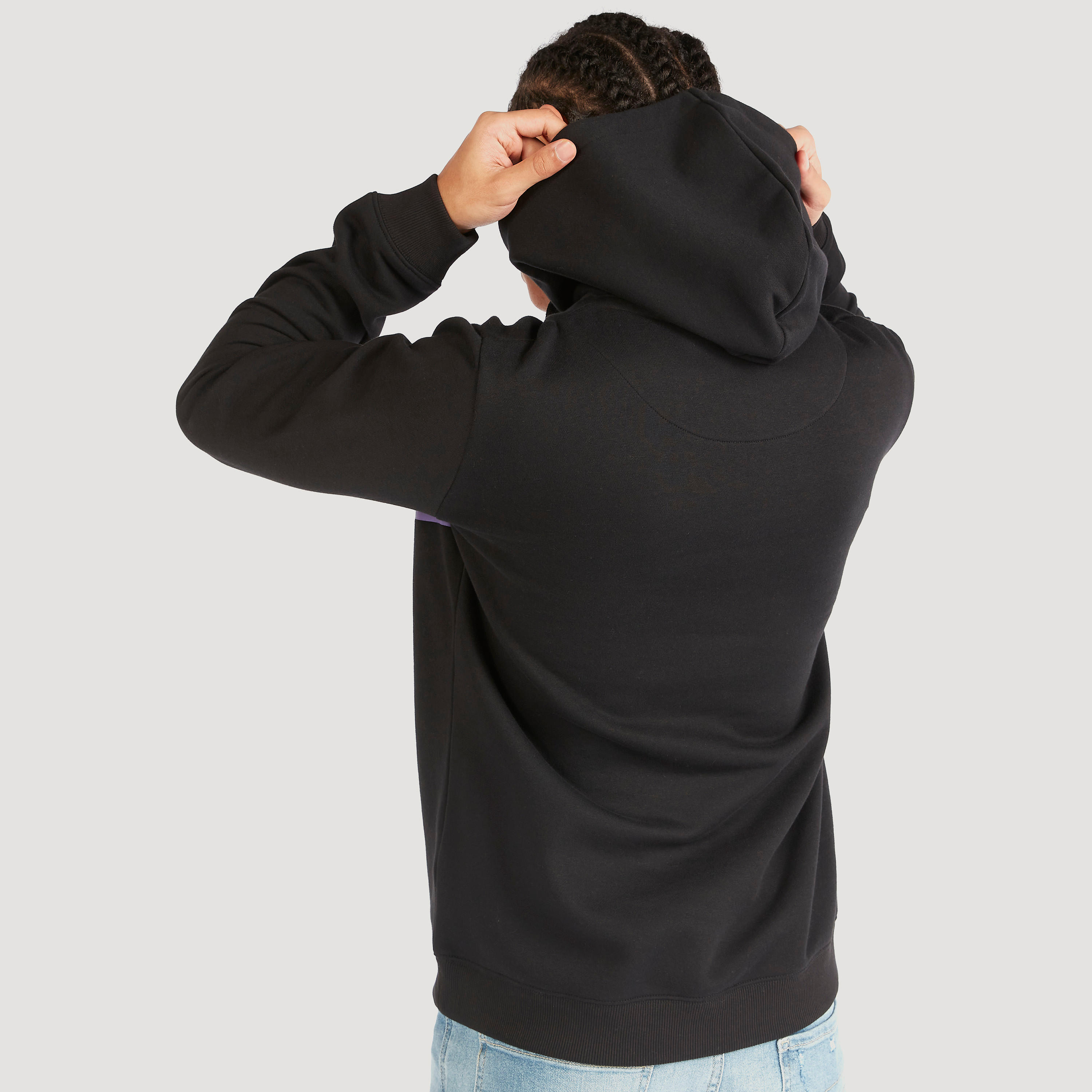 سويت شيرت بقبّعة وطبعات وأكمام طويلة-men-winterwear-hoodiesandsweatshirts-image-1