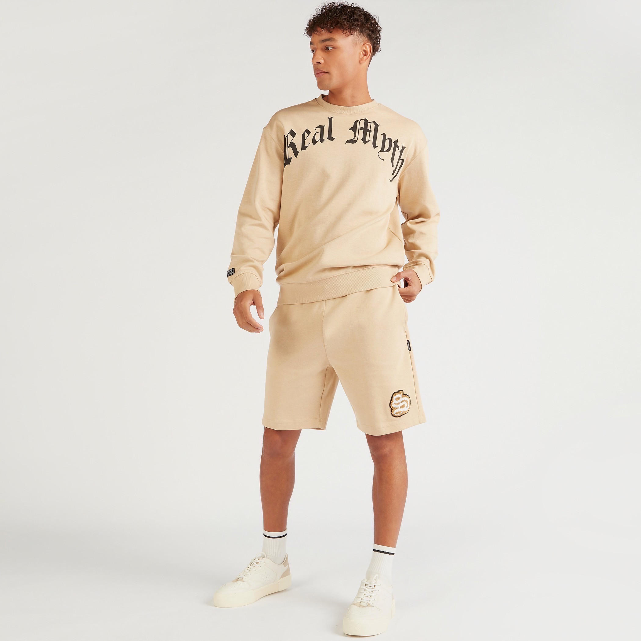 شورت سادة برباط إغلاق وخصر متوسّط الارتفاع-men-clothing-bottoms-shorts-image-3