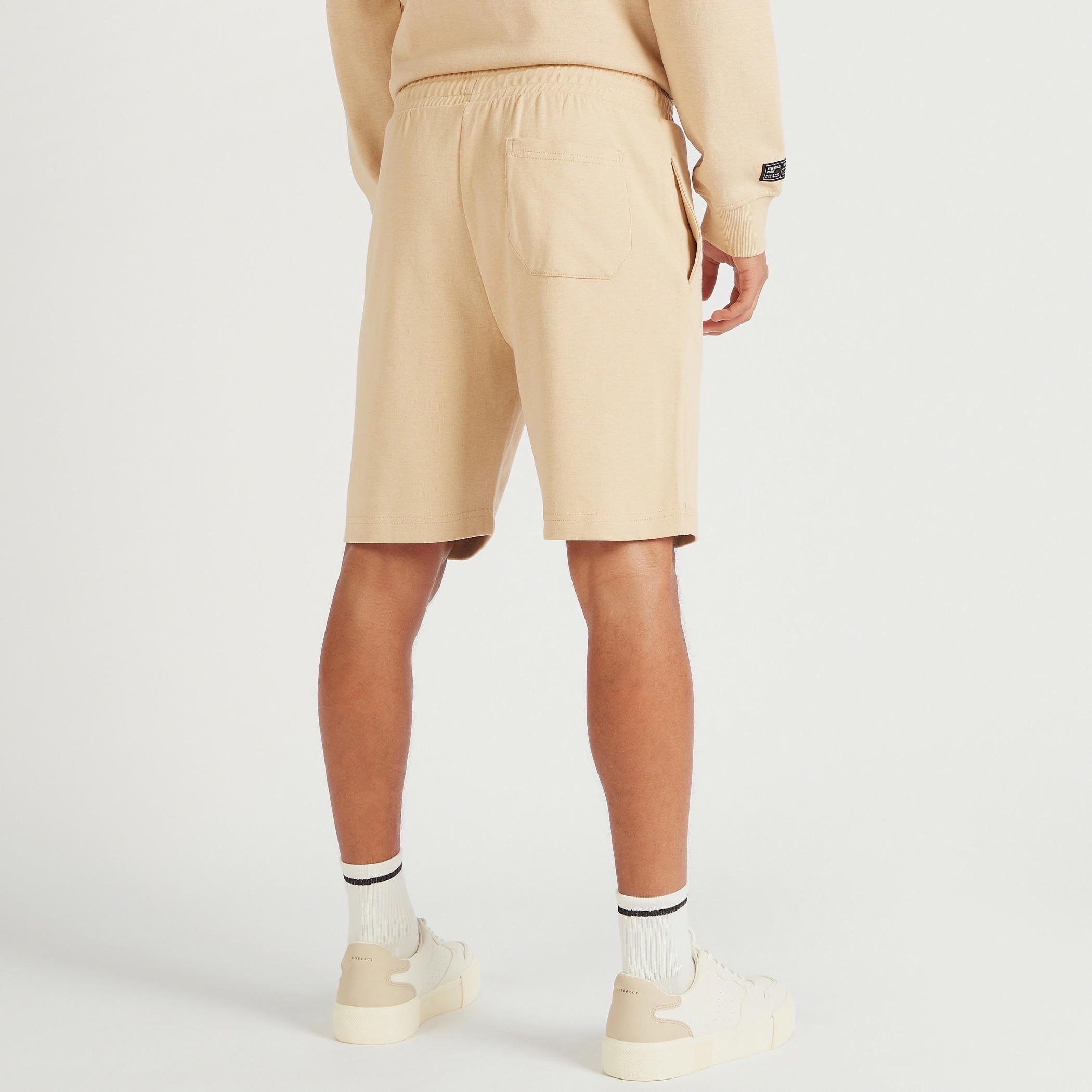 شورت سادة برباط إغلاق وخصر متوسّط الارتفاع-men-clothing-bottoms-shorts-image-1