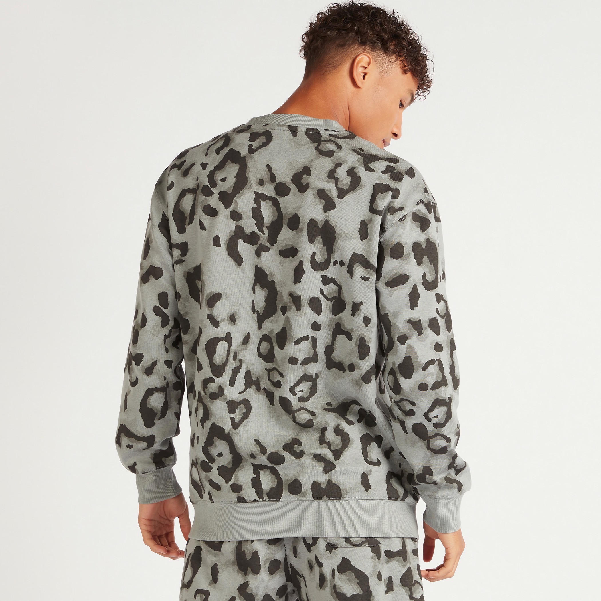 Leopard Print Crew Neck Sweatshirt with Long Sleeves-men-winterwear-hoodiesandsweatshirts-image-4