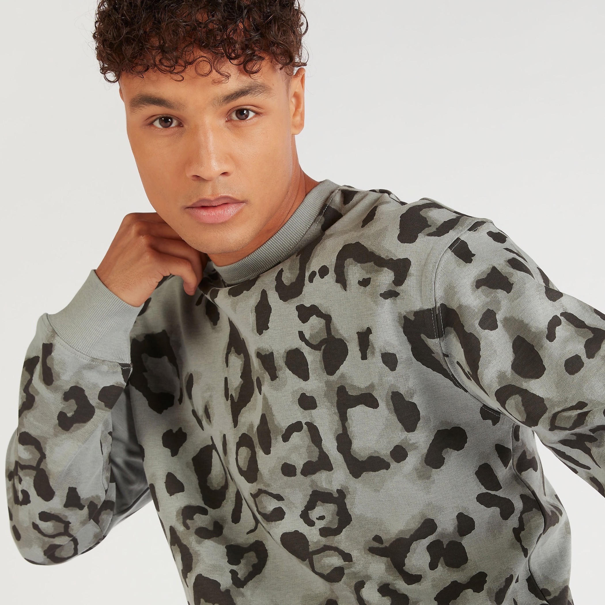 Leopard Print Crew Neck Sweatshirt with Long Sleeves-men-winterwear-hoodiesandsweatshirts-image-5