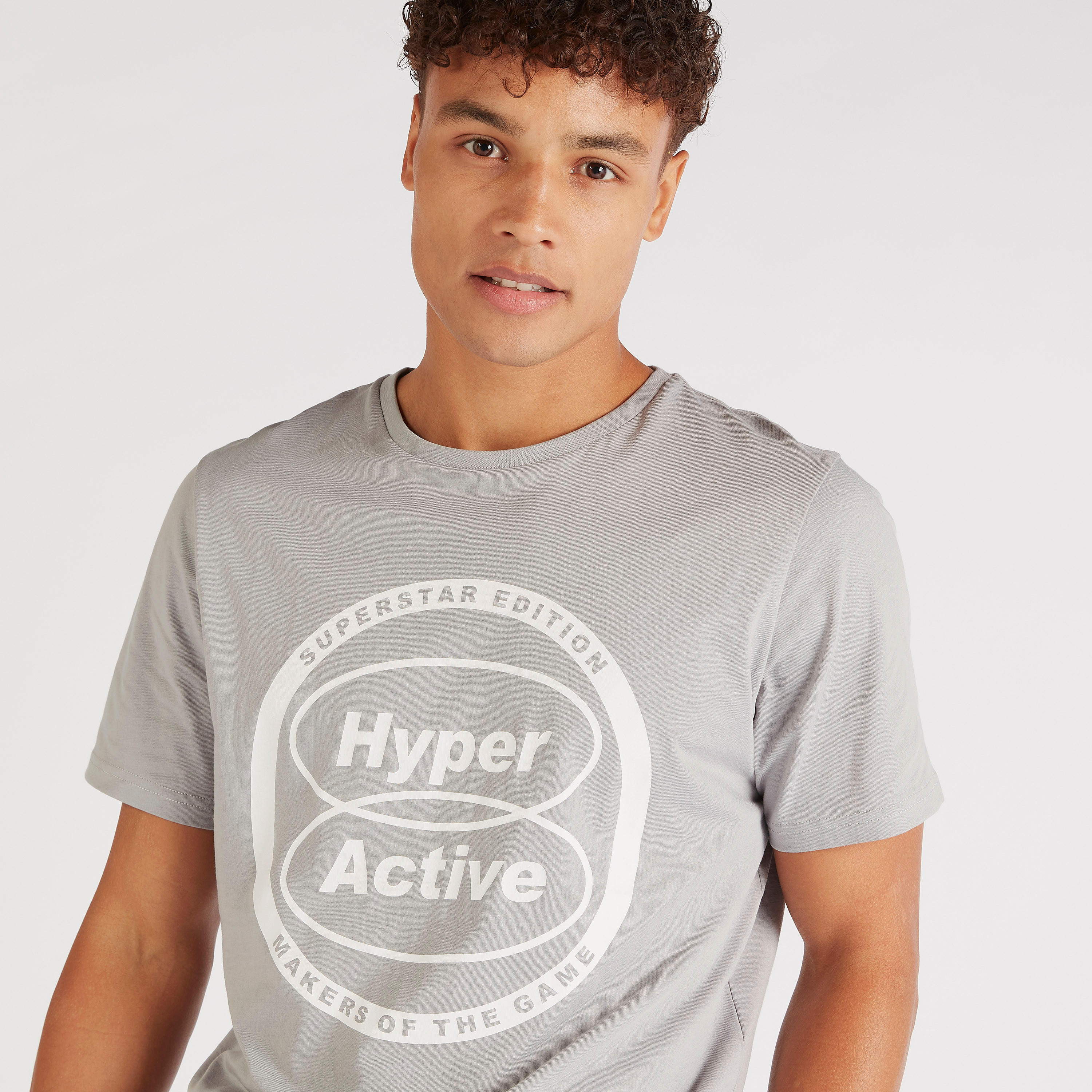 تيشيرت بياقة ضيّقة وأكمام قصيرة وطبعات-men-clothing-tshirtsandpolos-tshirts-image-3