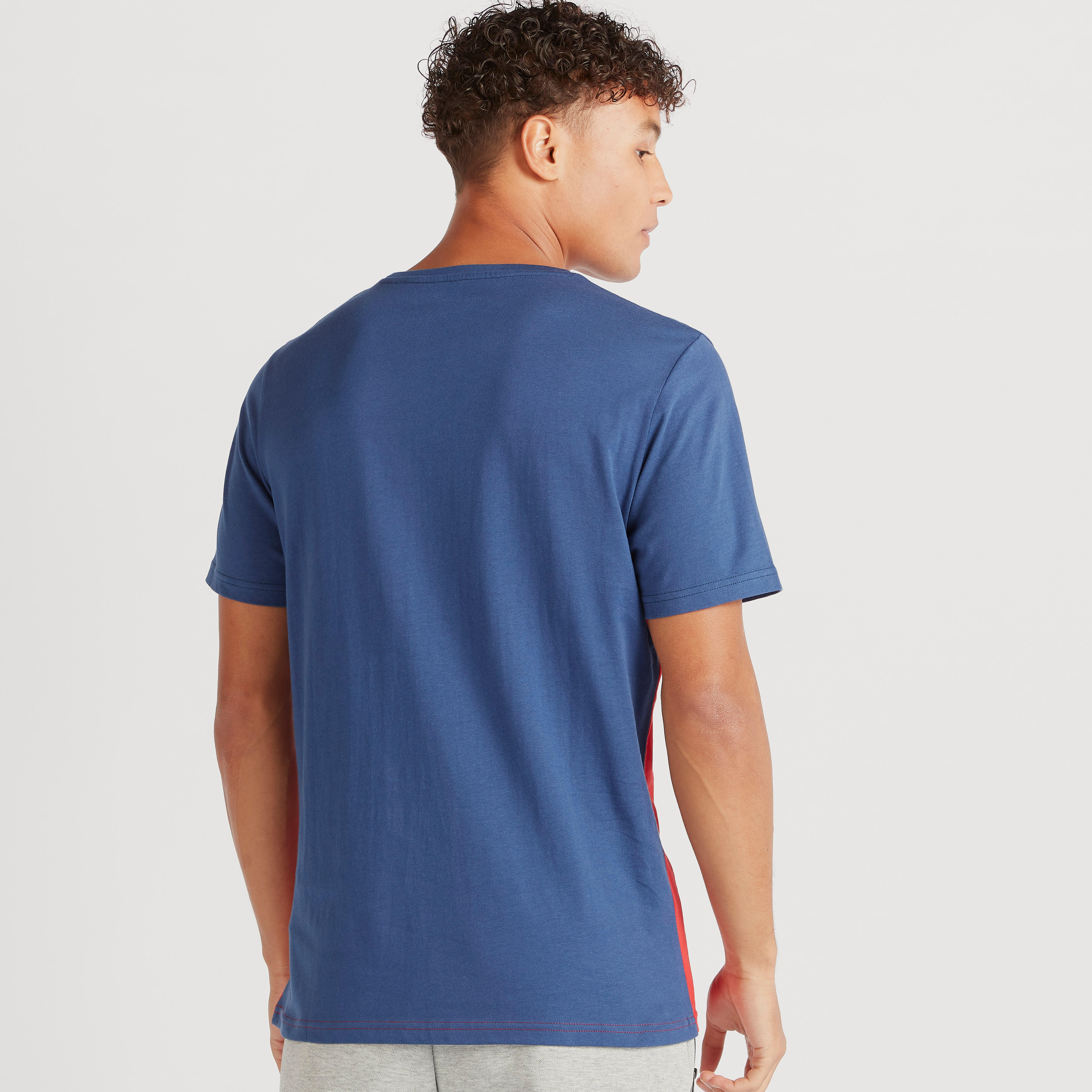 تيشيرت بياقة ضيّقة وأكمام قصيرة وطبعات-men-clothing-tshirtsandpolos-tshirts-image-2