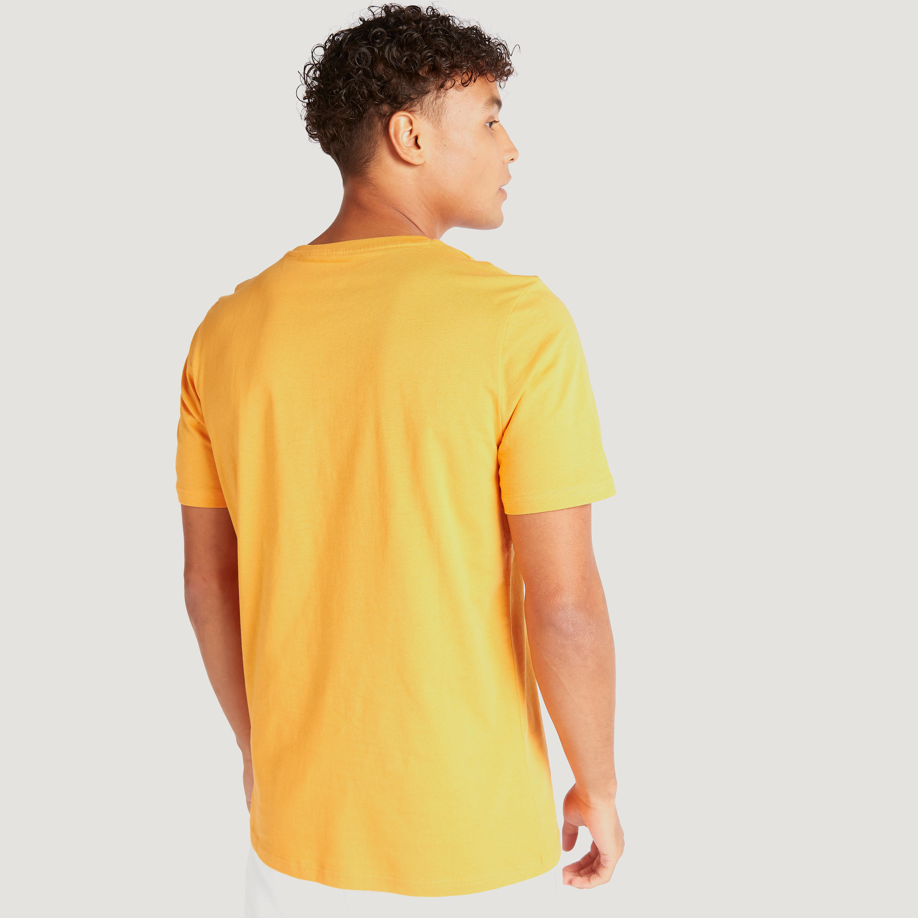 تيشيرت بياقة ضيقة وأكمام قصيرة وطبعات-men-clothing-tshirtsandpolos-tshirts-image-1