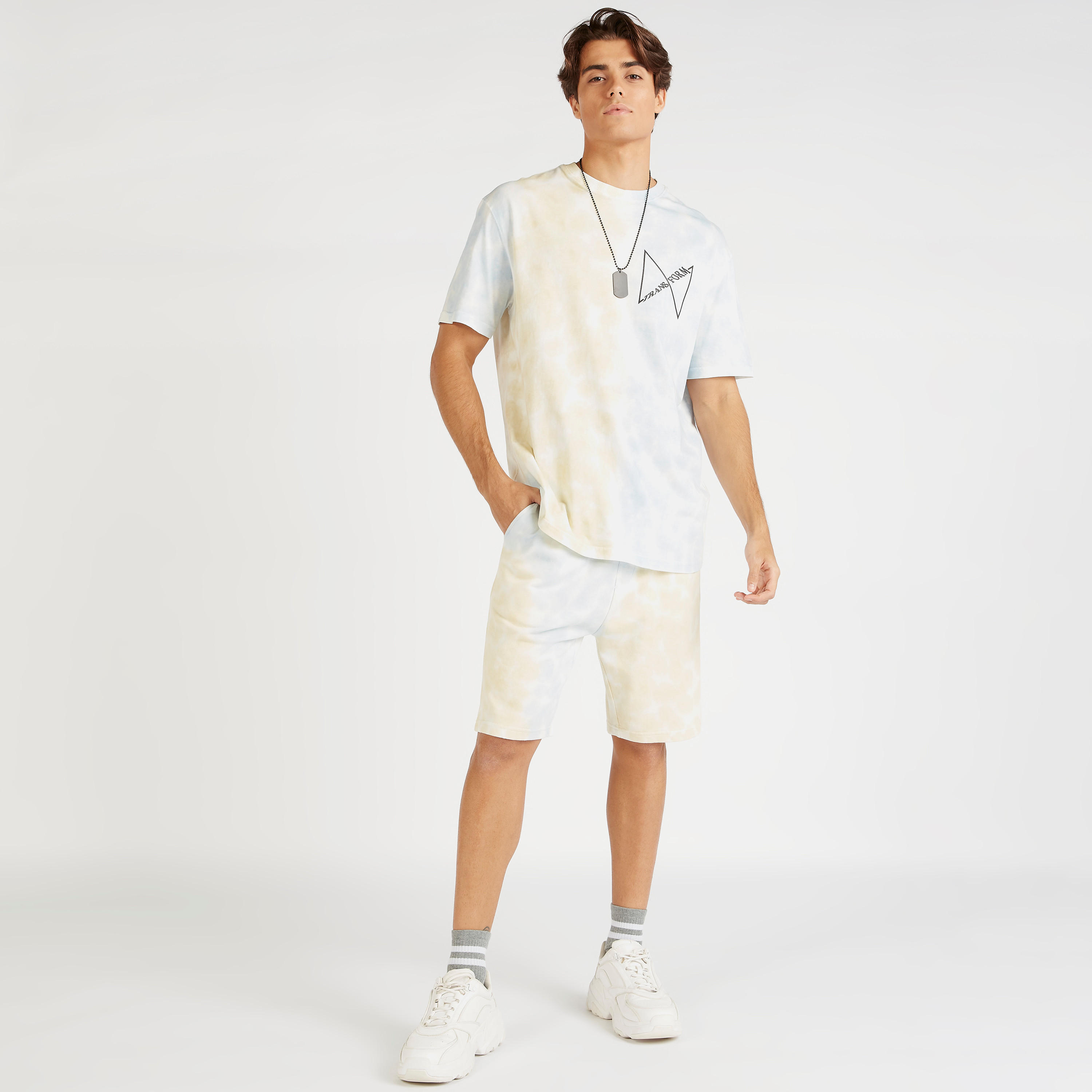 شورت بجيوب ورباط إغلاق وطبعات مصبوغة-men-clothing-bottoms-shorts-image-3