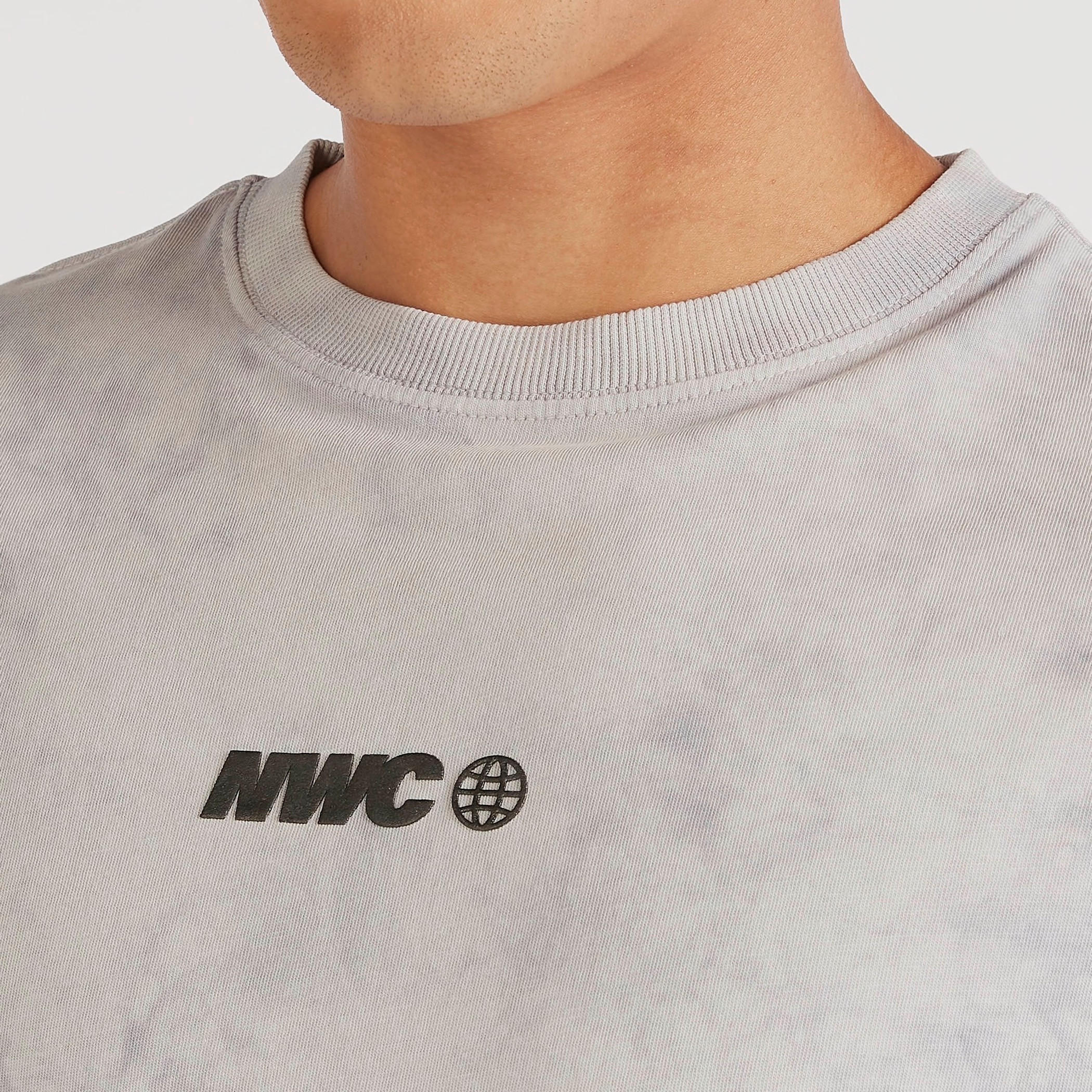تيشيرت بياقة ضيّقة وأكمام قصيرة وطبعات-men-clothing-tshirtsandpolos-tshirts-image-5
