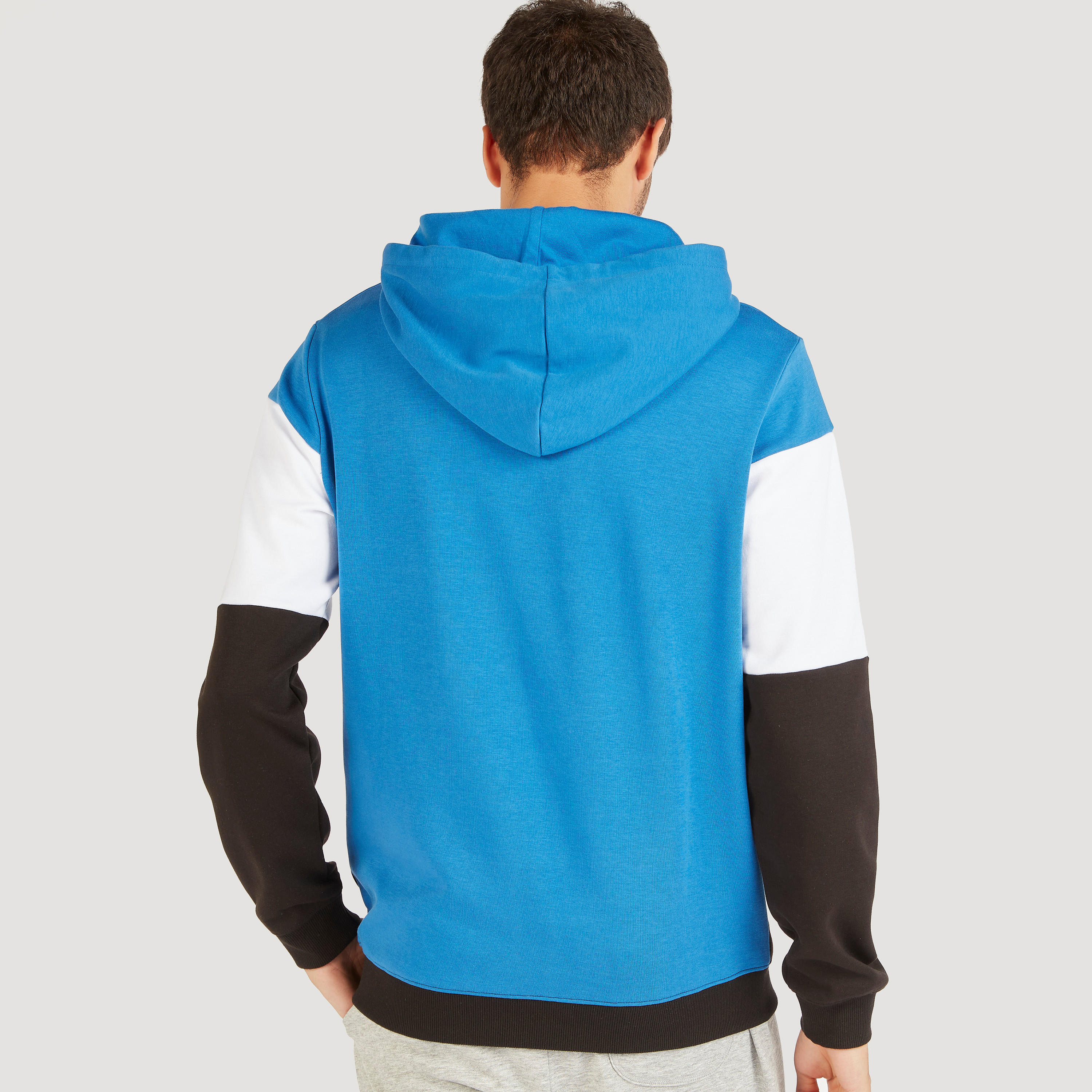 سويت شيرت بقبّعة وطبعات جرافيك وأكمام طويلة وجيب كنغر-men-winterwear-hoodiesandsweatshirts-image-4