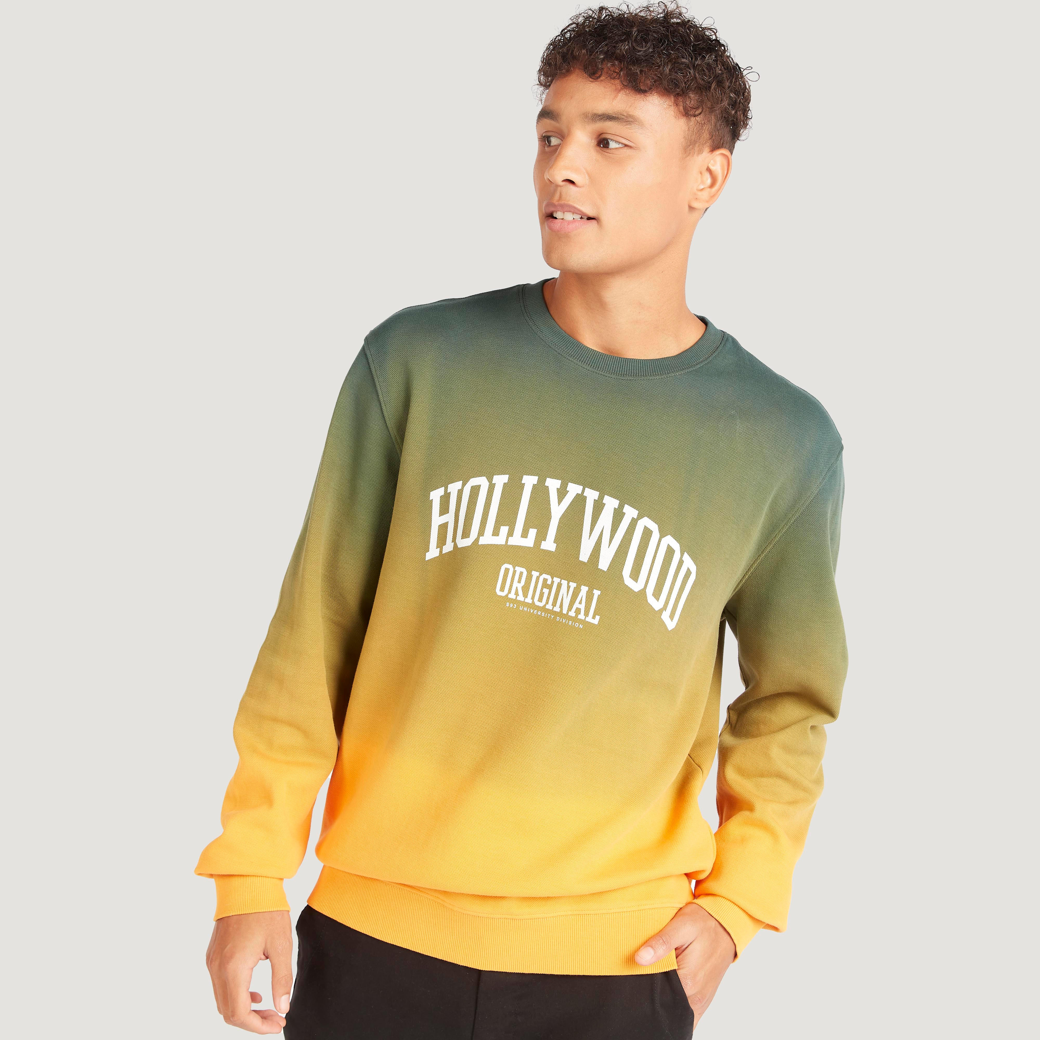 سويت شيرت بأكمام طويلة وياقة ضيّقة وطبعات-men-winterwear-hoodiesandsweatshirts-image-1