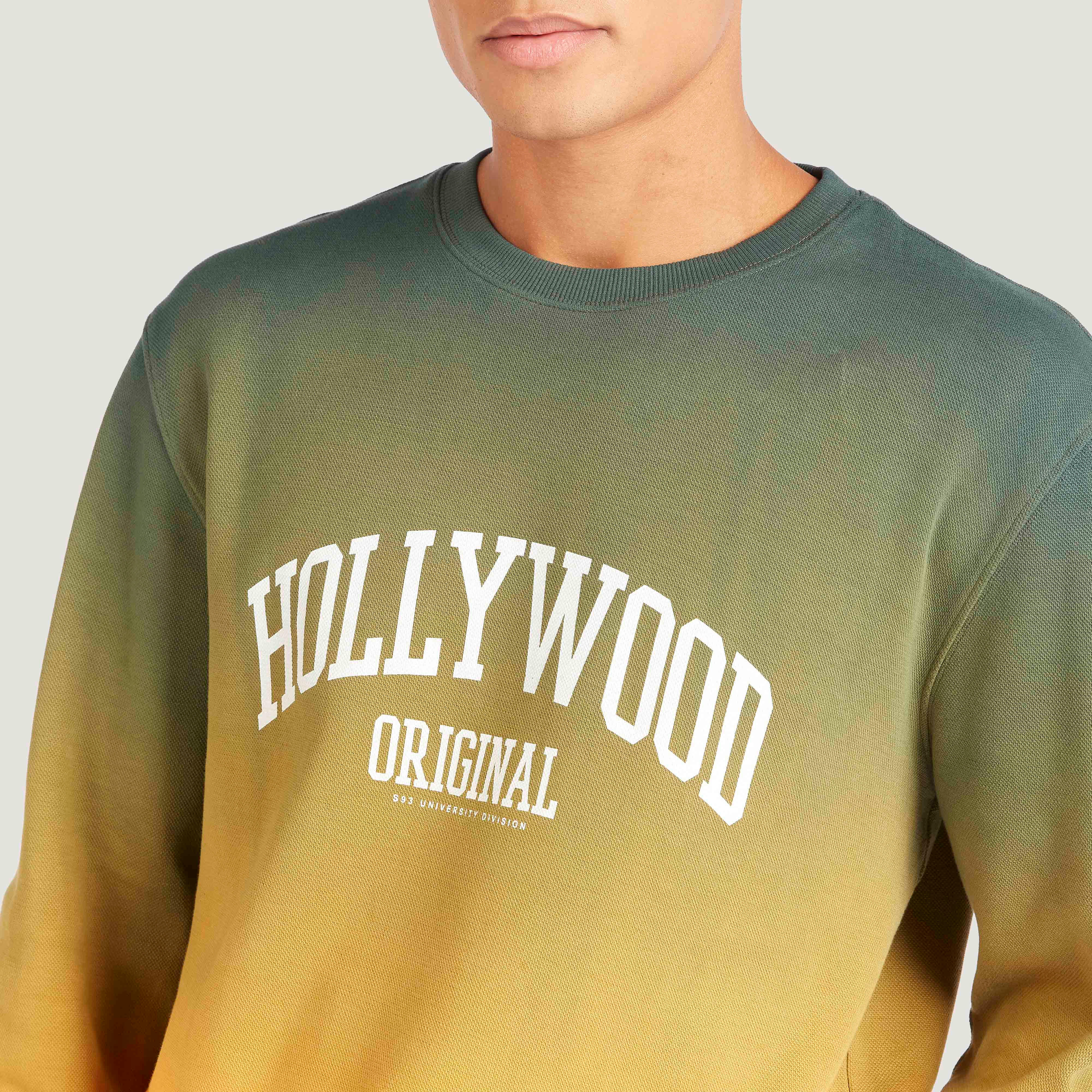 سويت شيرت بأكمام طويلة وياقة ضيّقة وطبعات-men-winterwear-hoodiesandsweatshirts-image-3