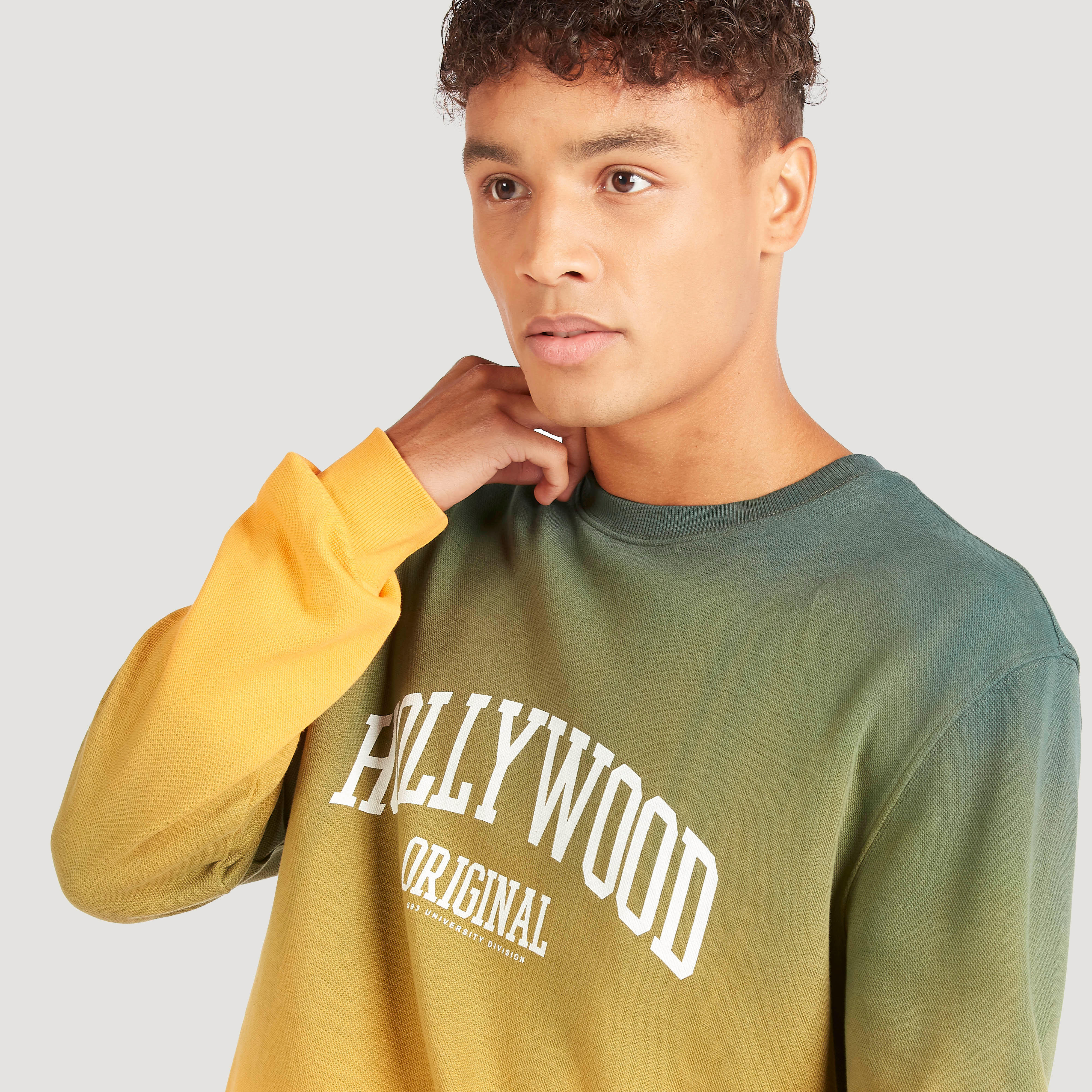 سويت شيرت بأكمام طويلة وياقة ضيّقة وطبعات-men-winterwear-hoodiesandsweatshirts-image-5