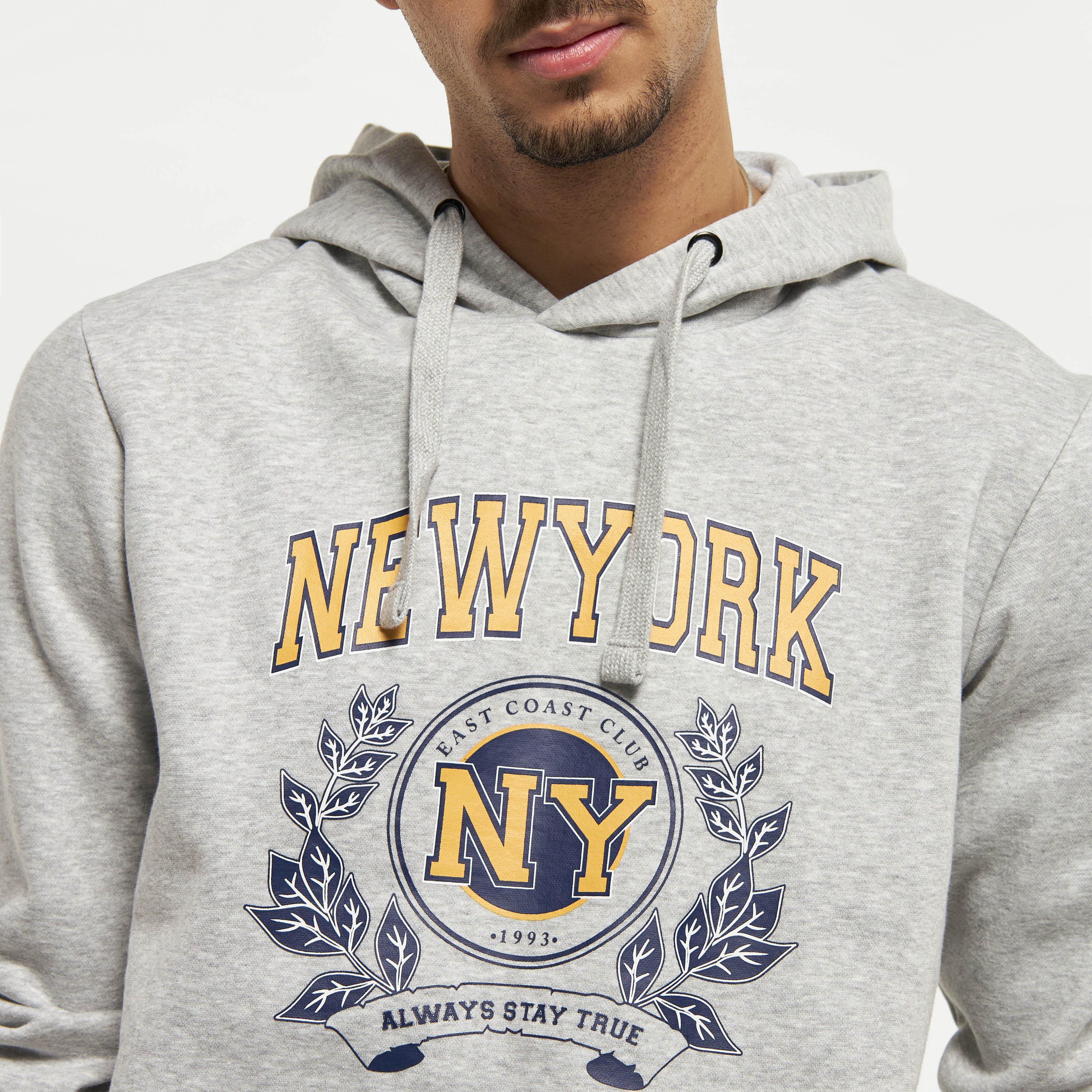 هودي بأكمام طويلة وجيوب كنغر وطبعات-men-winterwear-hoodiesandsweatshirts-image-4