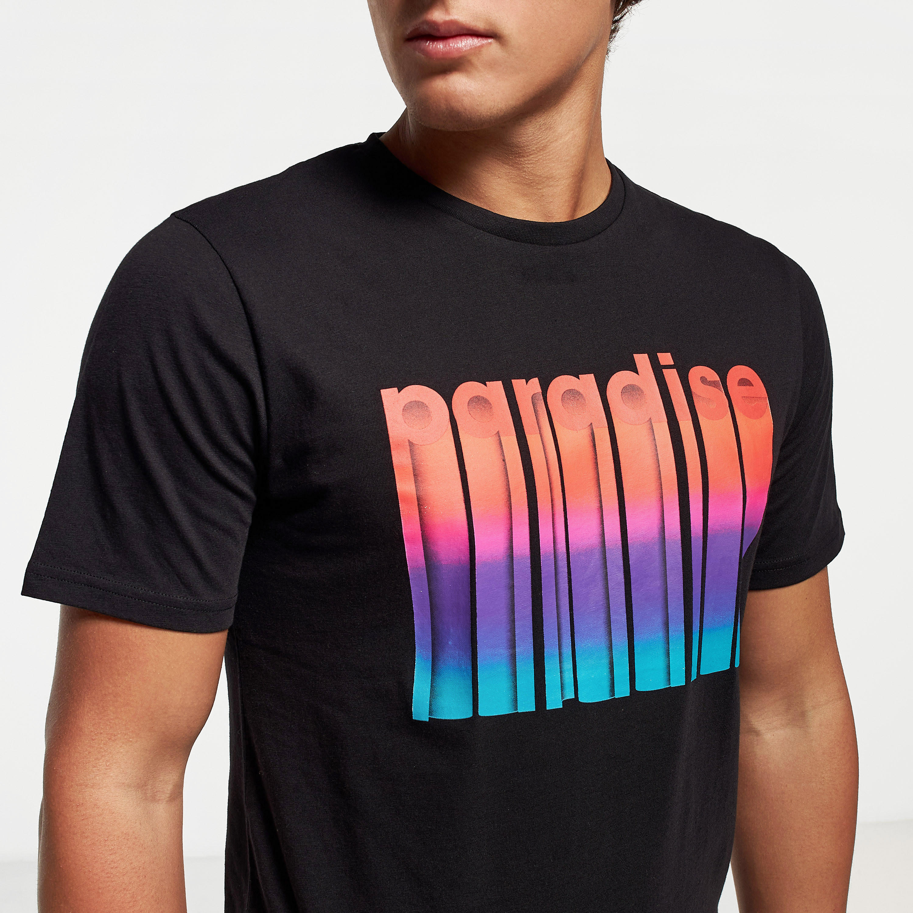 تيشيرت بياقة ضيّقة وأكمام قصيرة وطبعات-men-clothing-tshirtsandpolos-tshirts-image-4