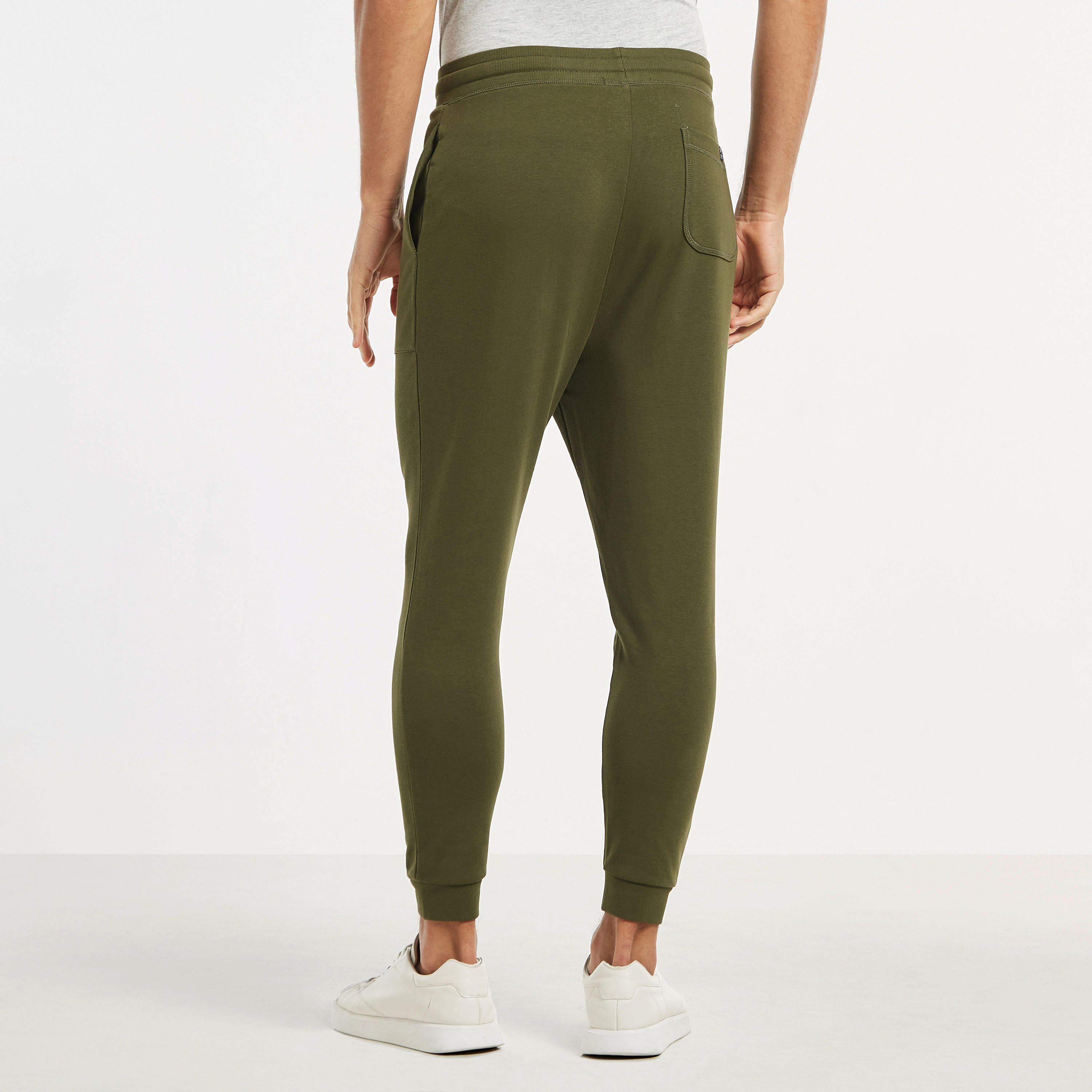 بنطلون رياضي سادة بخصر مطاطي وجيوب فضفاض-men-clothing-bottoms-joggers-image-11