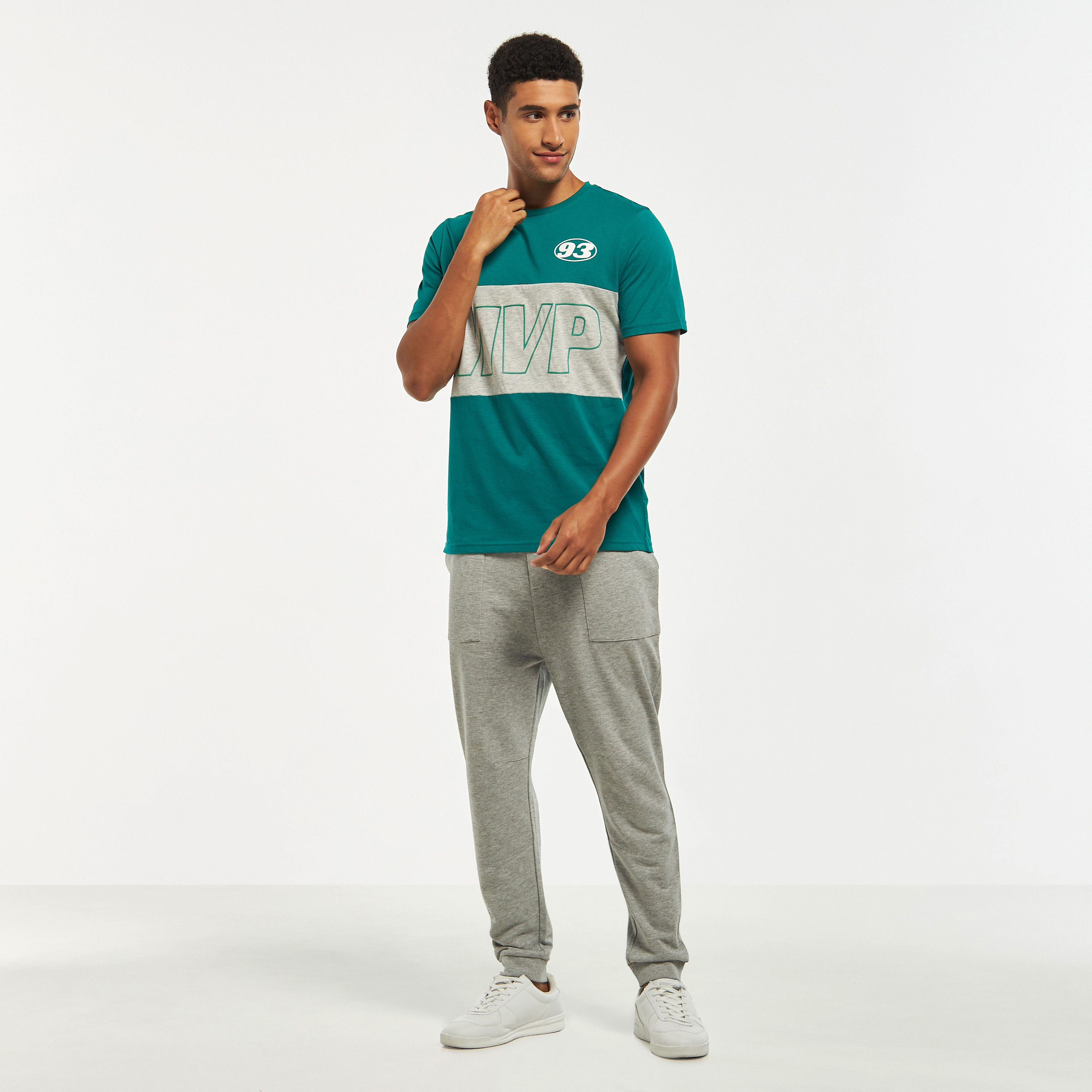 بنطلون رياضي سادة بخصر مطاطي وجيوب فضفاض-men-clothing-bottoms-joggers-image-2