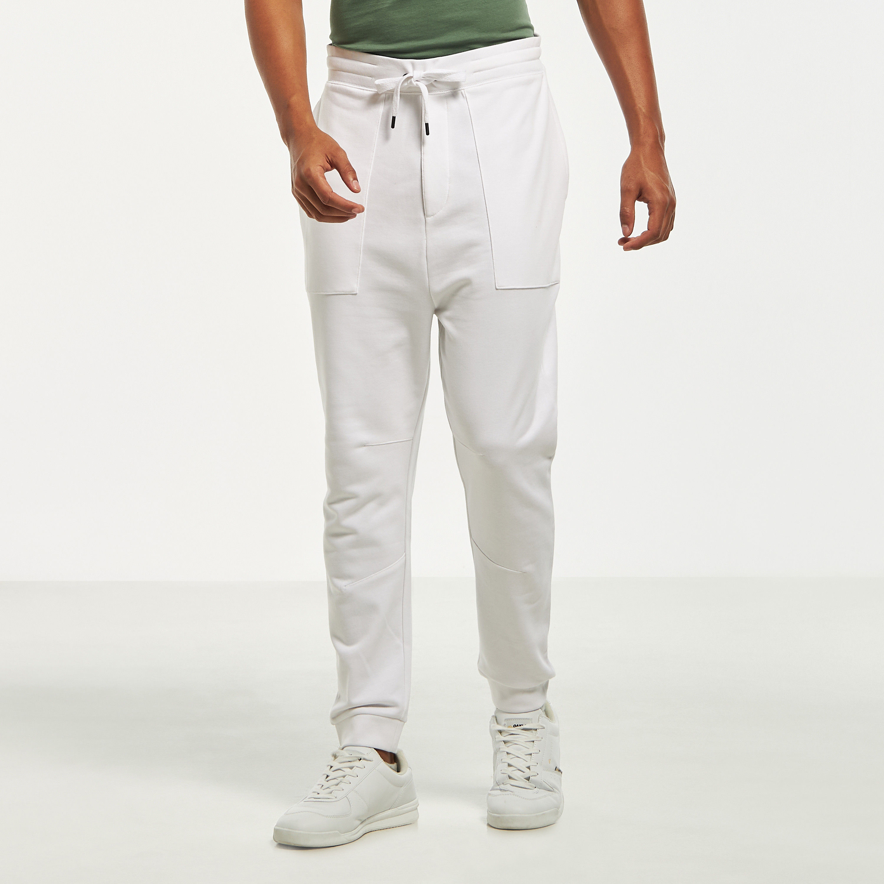 بنطلون رياضي سادة بخصر مطاطي وجيوب فضفاض-men-clothing-bottoms-joggers-image-5