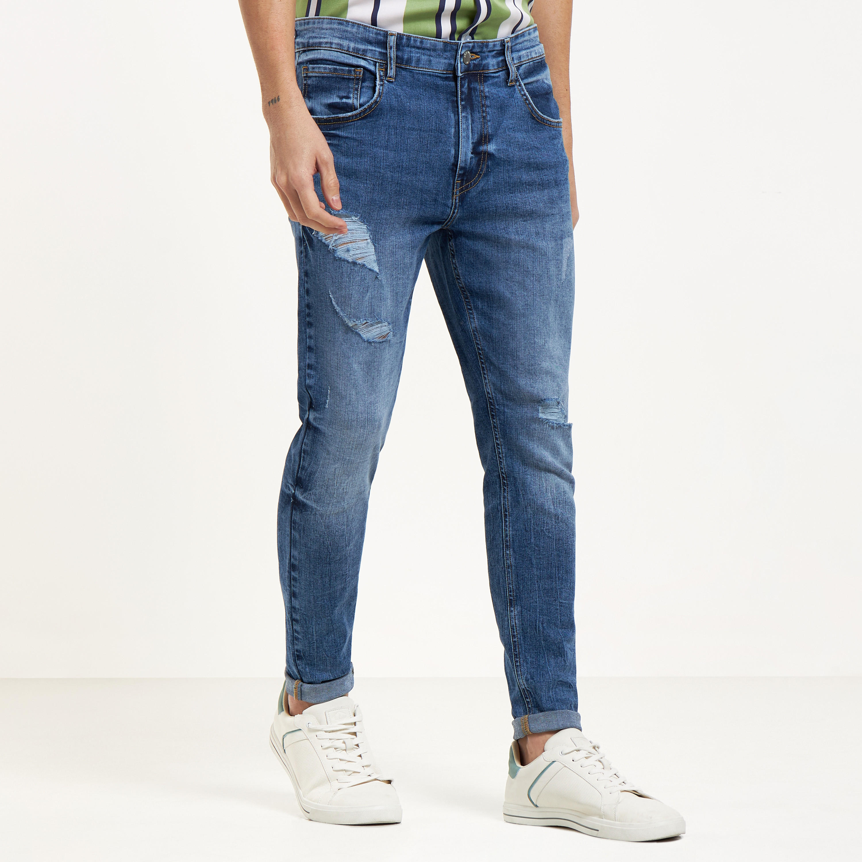 بنطلون جينز بقصة سكيني مضلع بزر إغلاق وجيوب-men-clothing-jeans-image-1