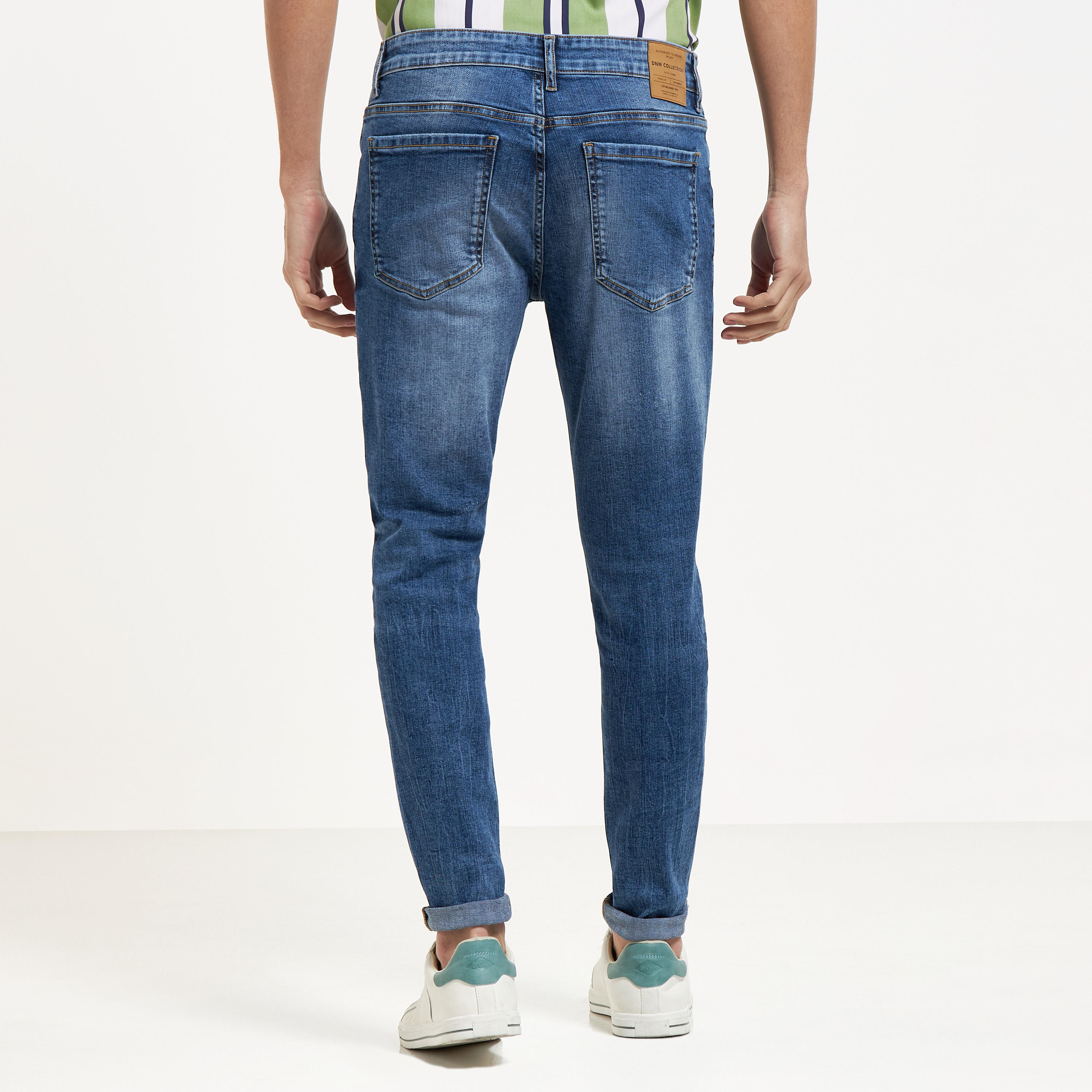 بنطلون جينز بقصة سكيني مضلع بزر إغلاق وجيوب-men-clothing-jeans-image-3