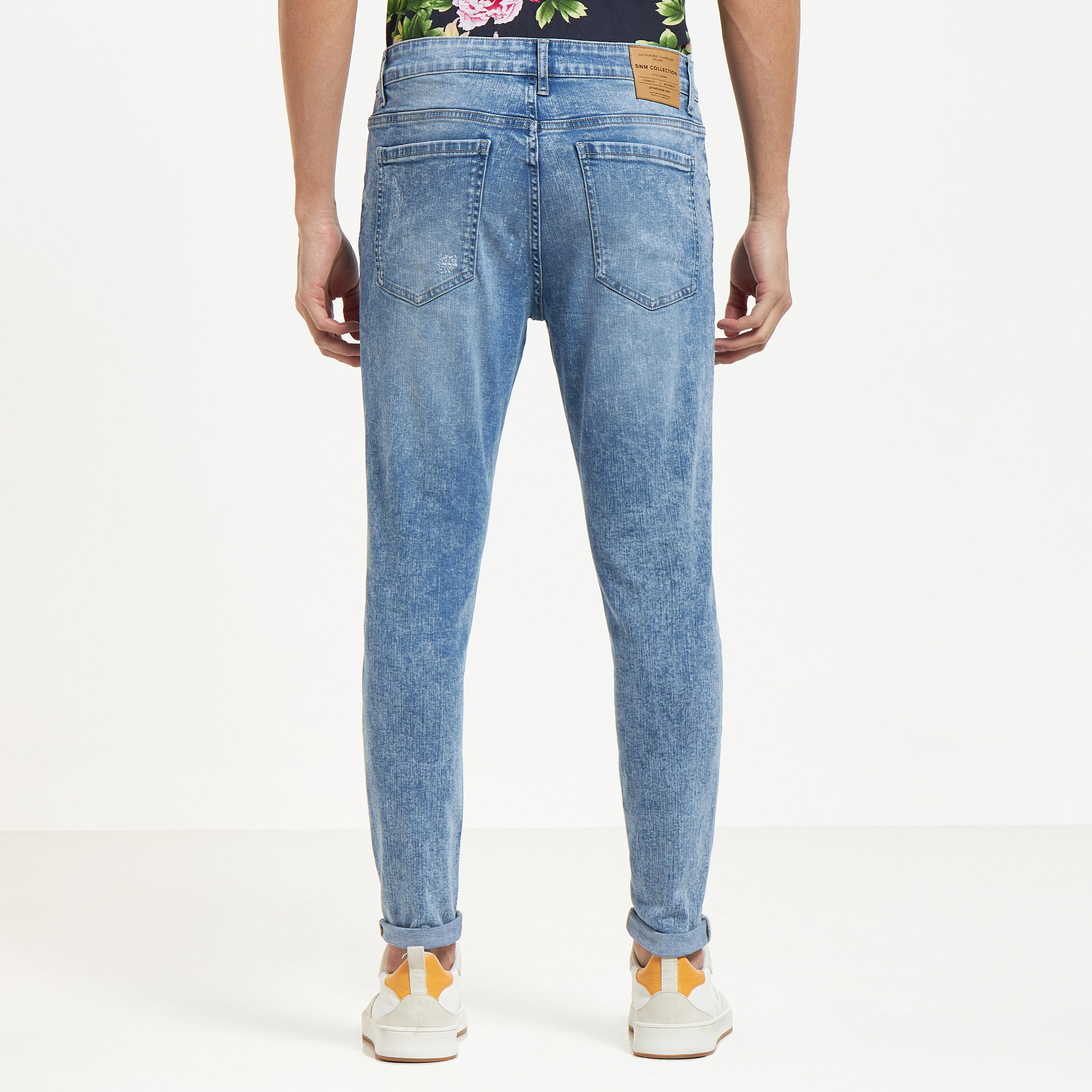 بنطلون جينز بقصة سكيني مضلع بزر إغلاق وجيوب-men-clothing-jeans-image-7