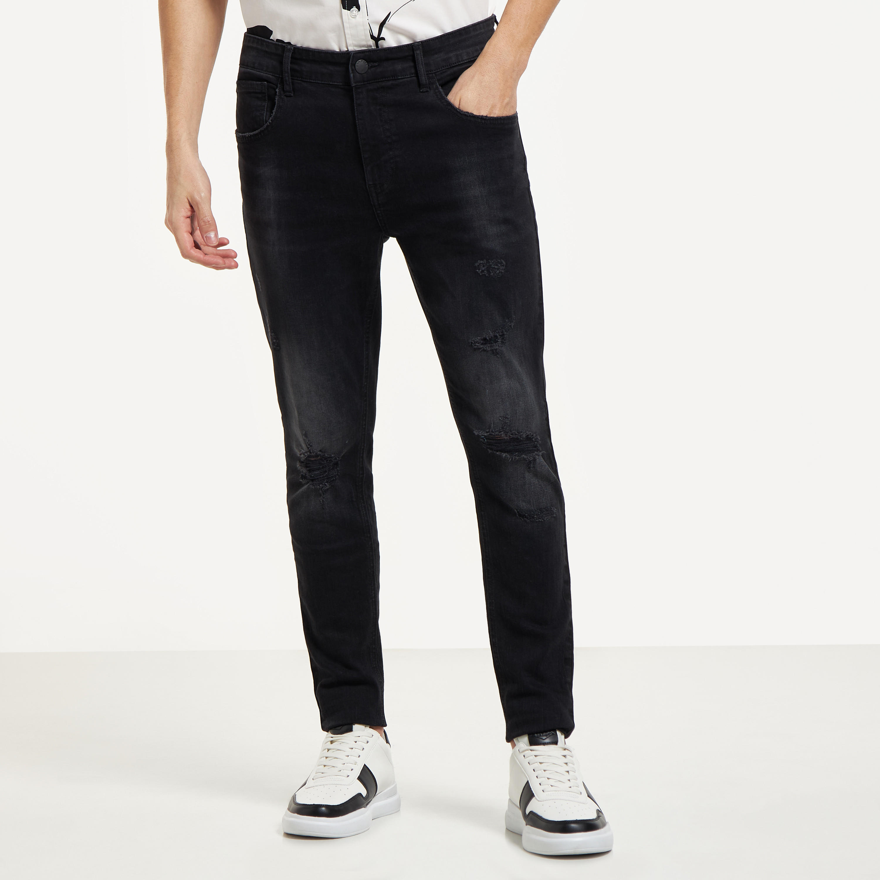 بنطلون جينز بقصة سكيني مضلع بزر إغلاق وجيوب-men-clothing-jeans-image-13