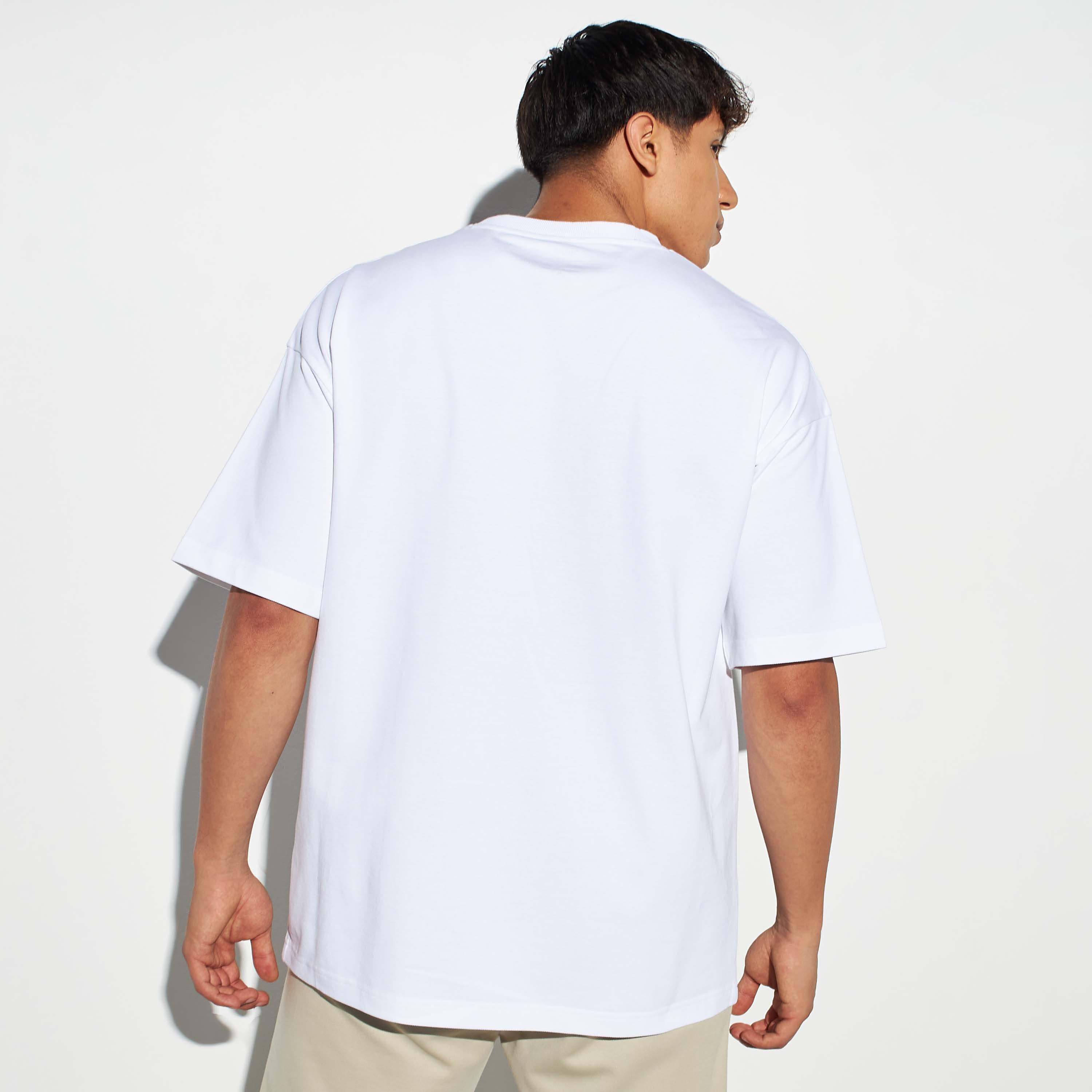 تيشيرت بياقة ضيقة وأكمام قصيرة وطبعات-men-clothing-tshirtsandpolos-tshirts-image-3
