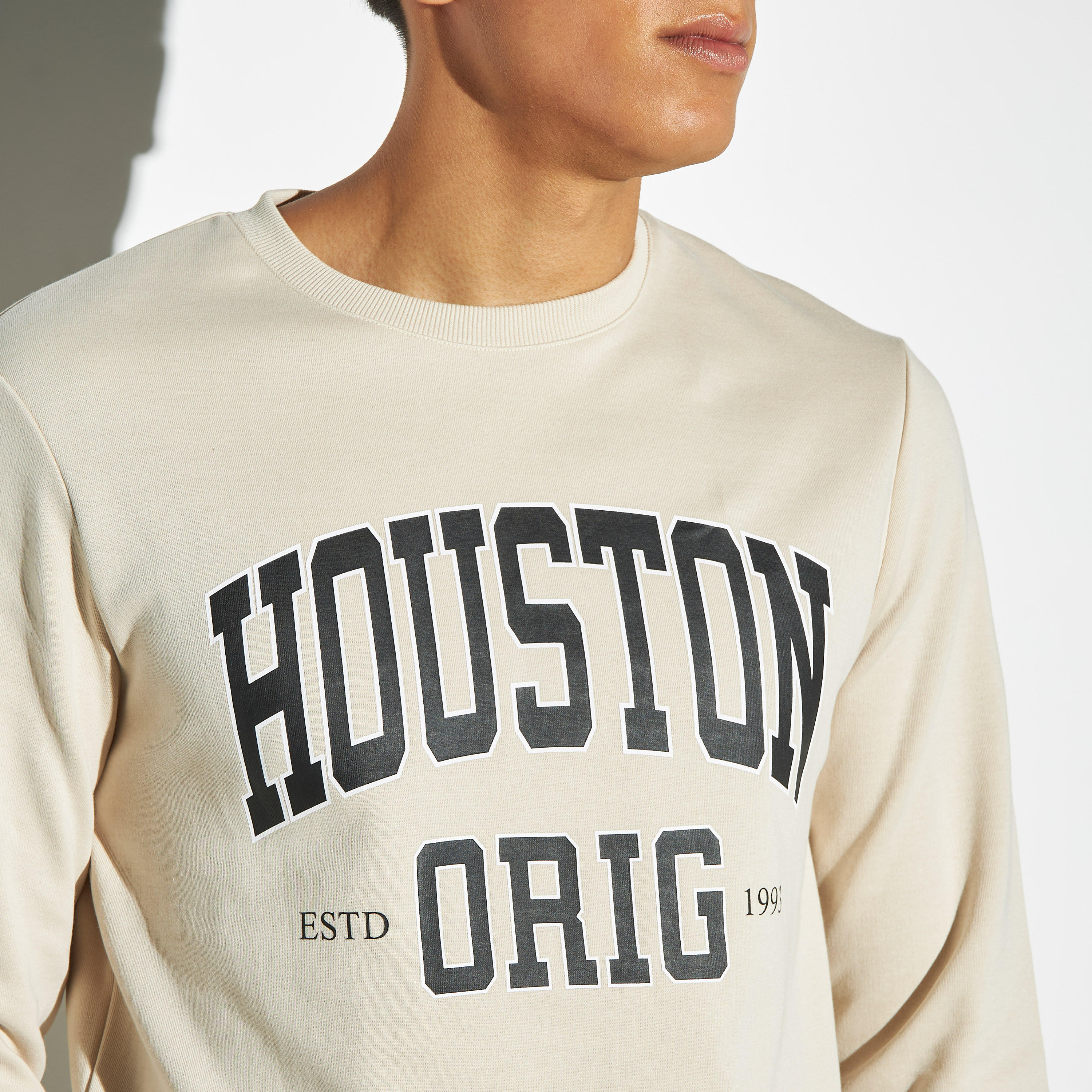 سويت شيرت بياقة ضيقة وأكمام طويلة-men-winterwear-hoodiesandsweatshirts-image-4