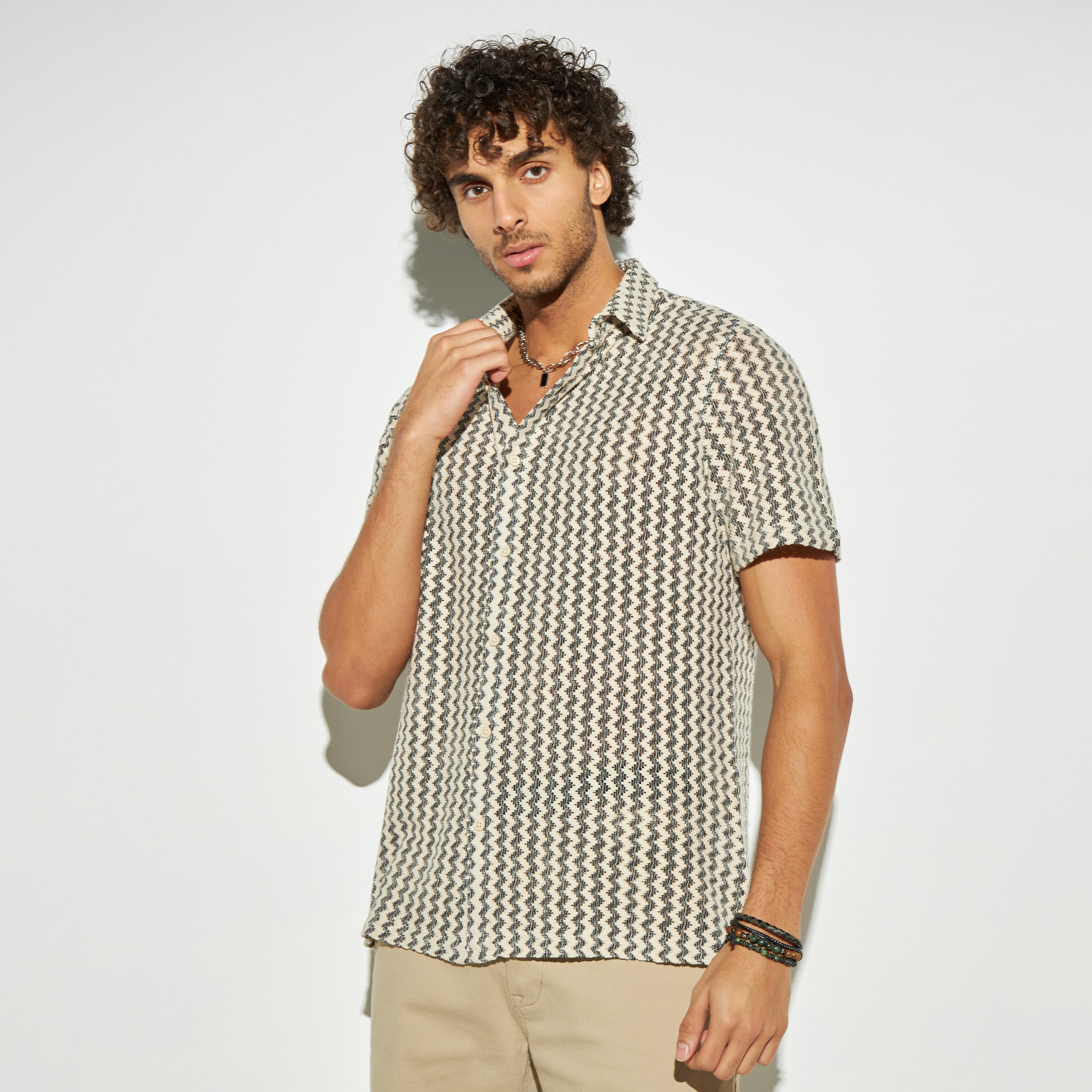 قميص بأكمام قصيرة بارز الملمس-men-clothing-shirts-image-4