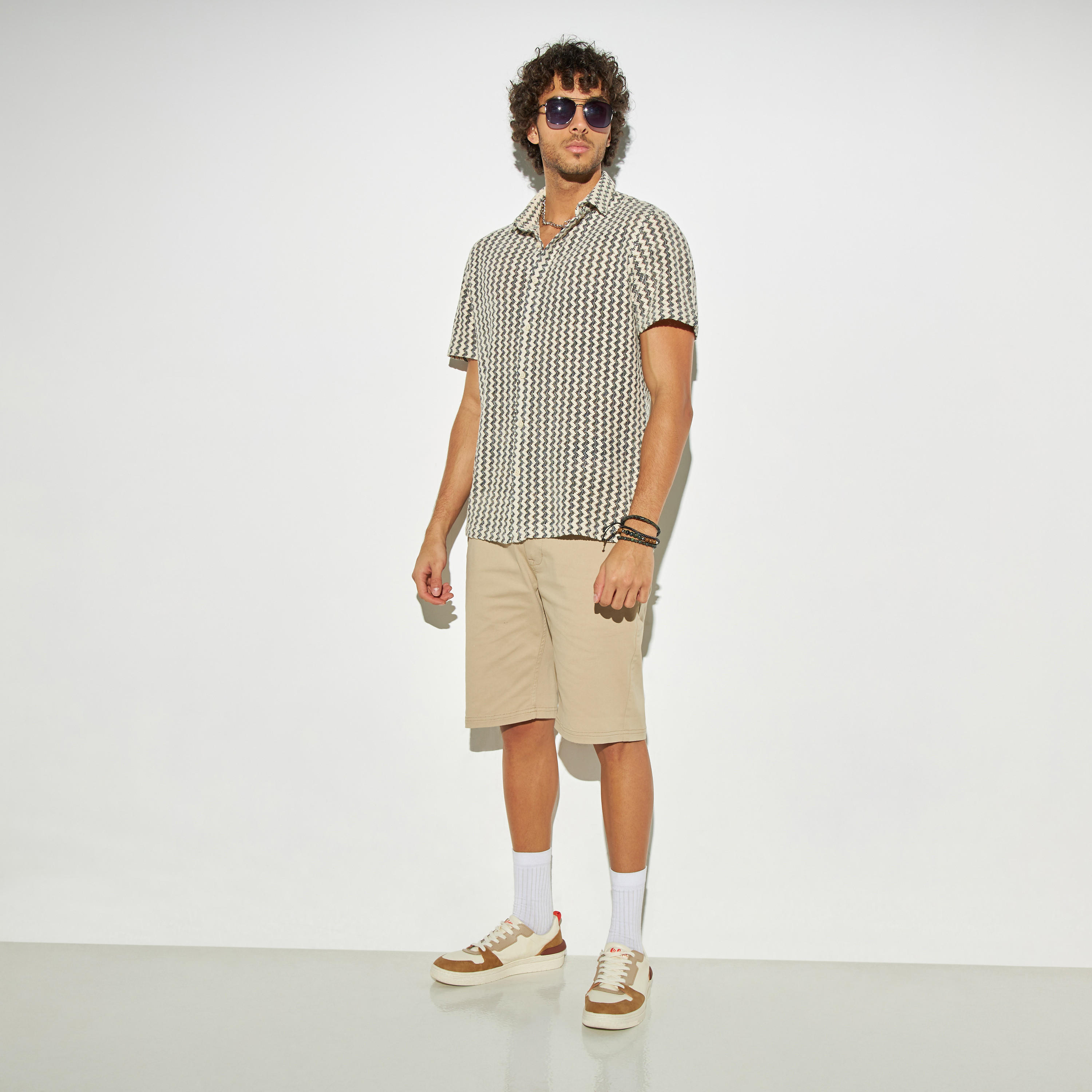 قميص بأكمام قصيرة بارز الملمس-men-clothing-shirts-image-3
