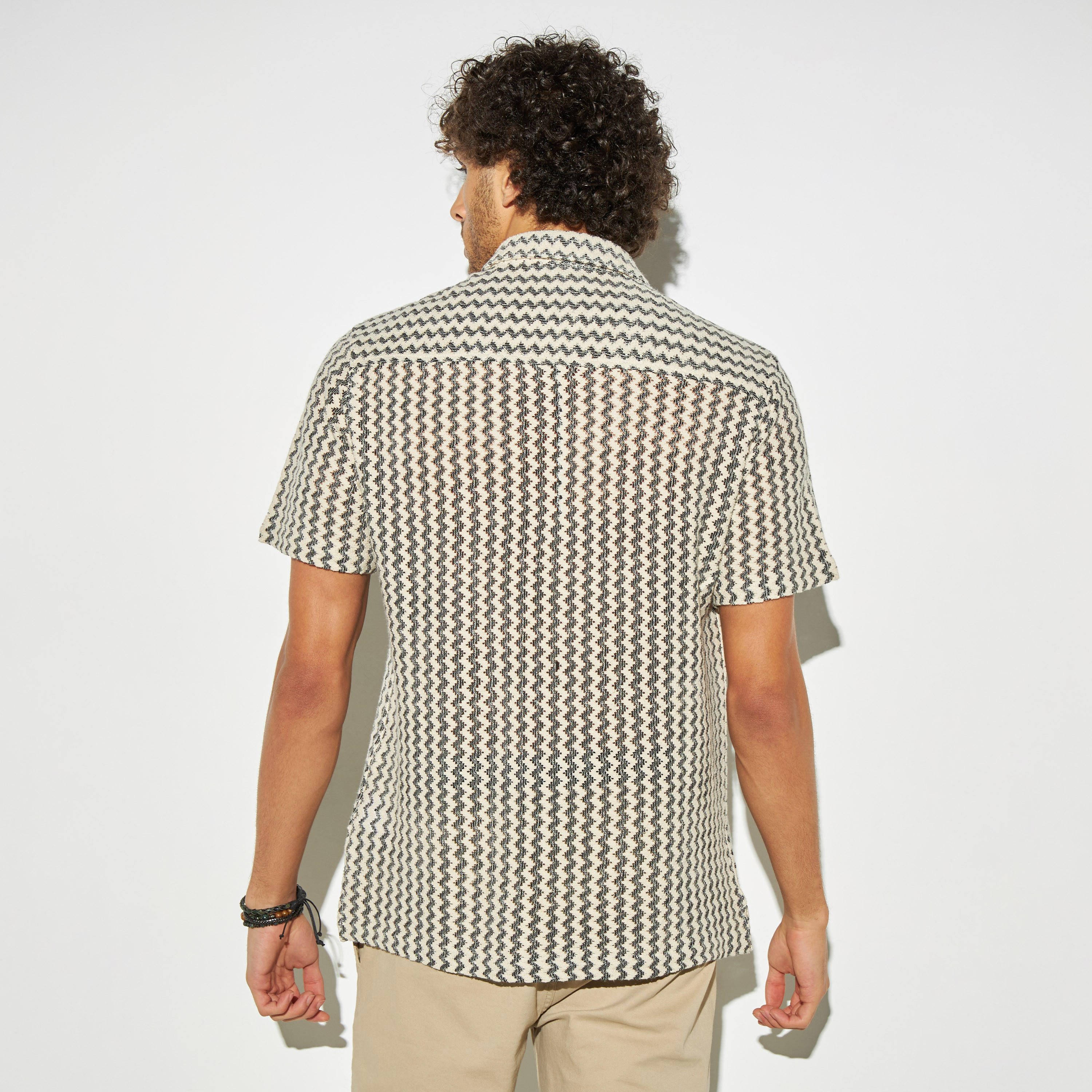 قميص بأكمام قصيرة بارز الملمس-men-clothing-shirts-image-1