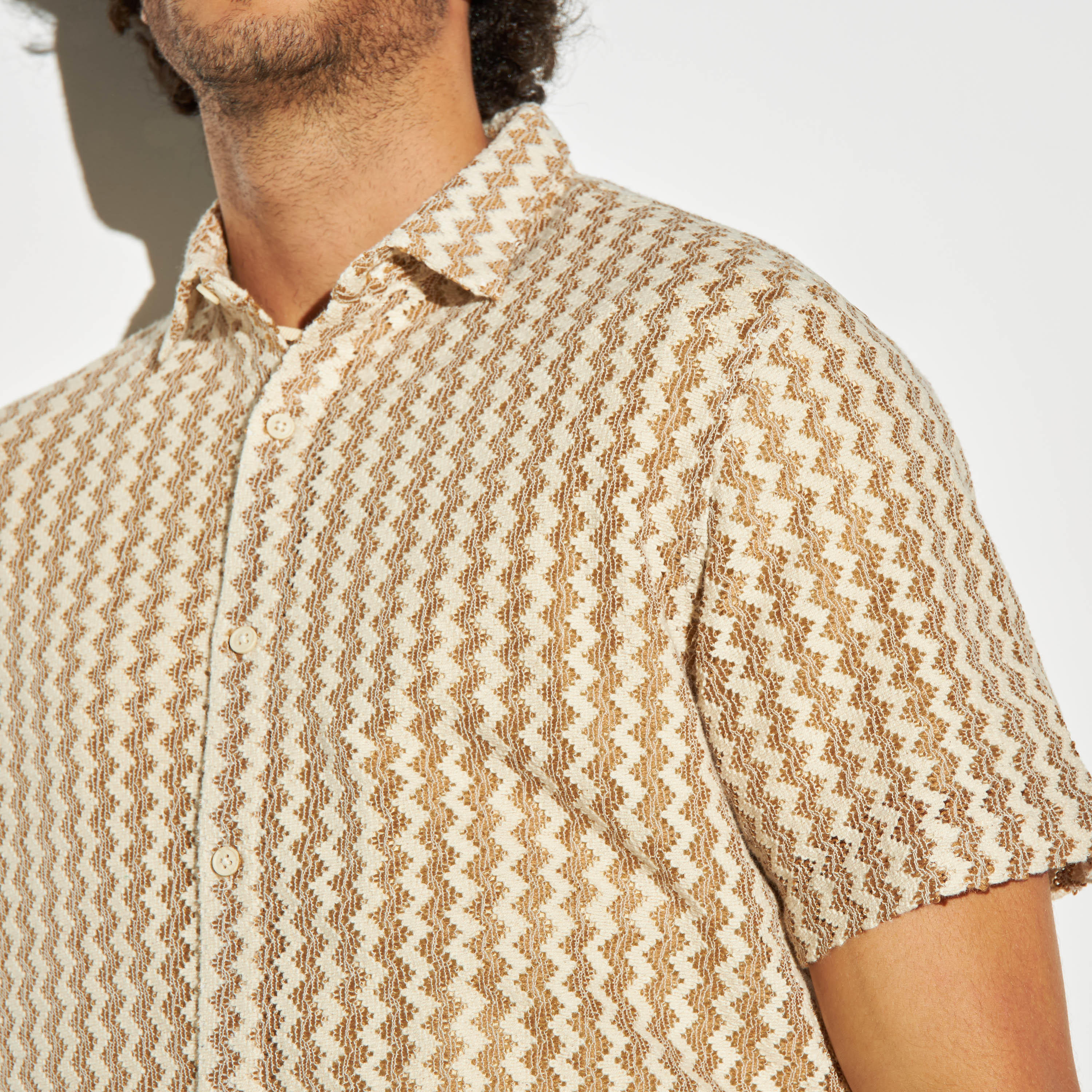 قميص بارز الملمس بأكمام قصيرة-men-clothing-shirts-image-1
