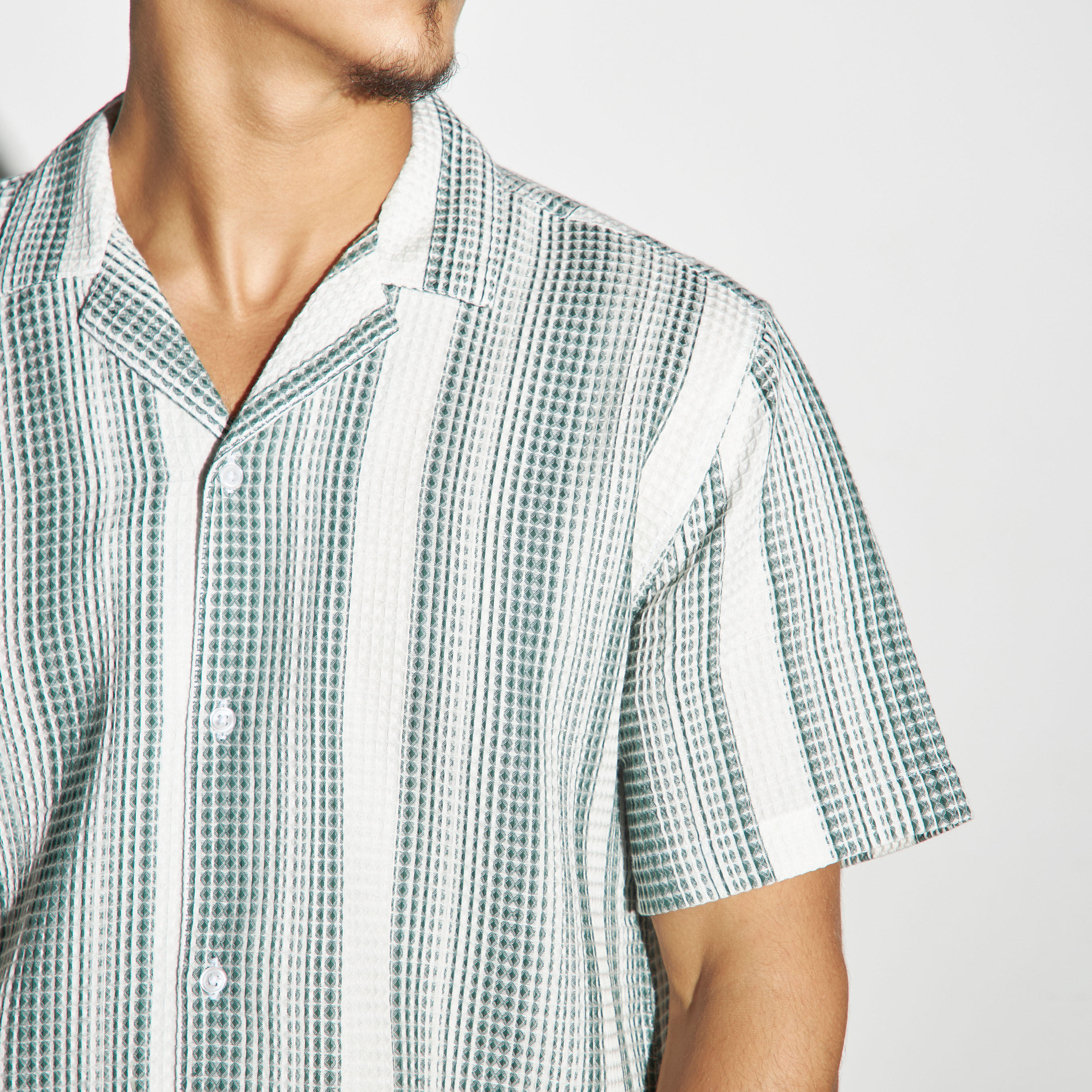 قميص بارز الملمس بأكمام قصيرة-men-clothing-shirts-image-4