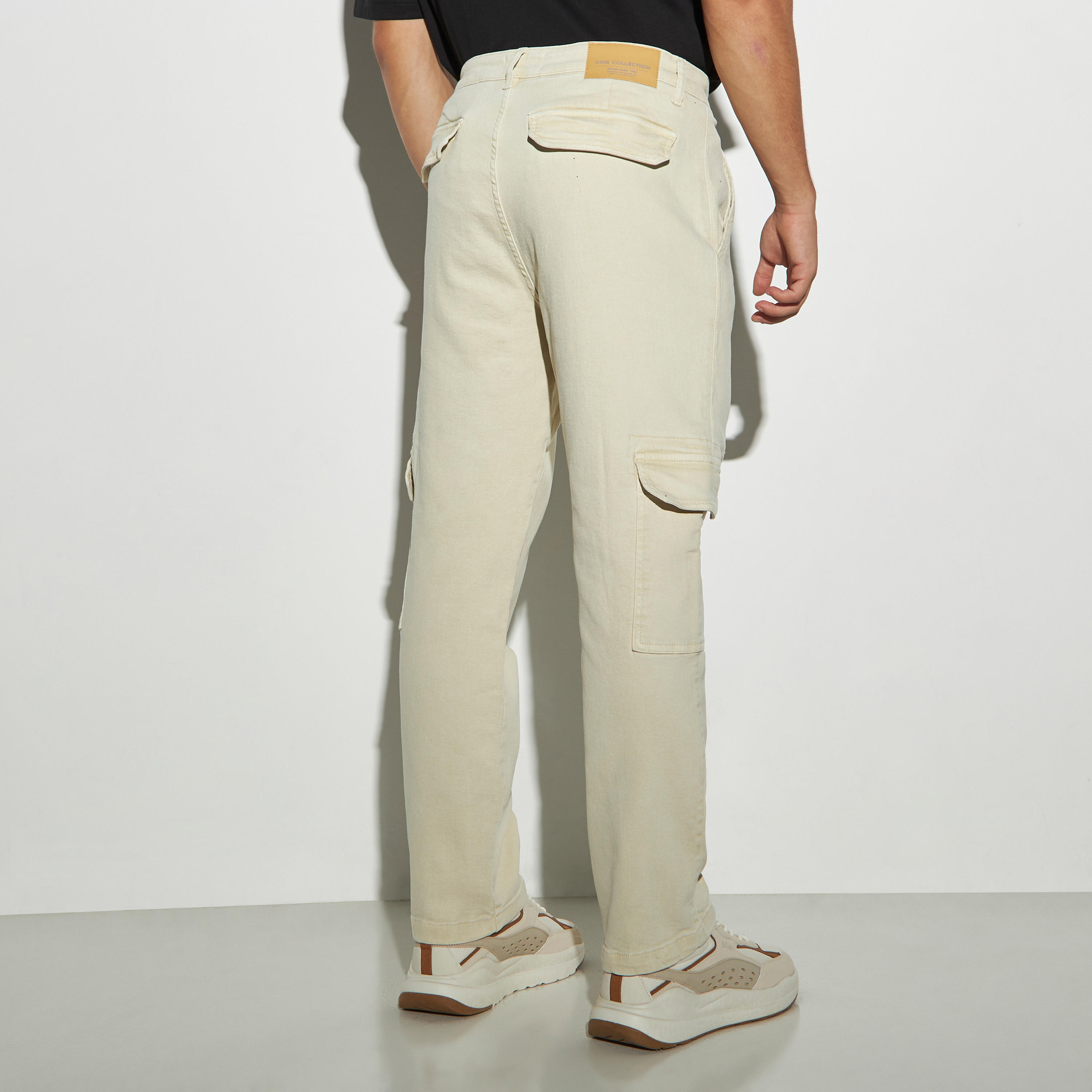 بنطلون كارجو بقصة مستقيمة وزر إغلاق-men-clothing-bottoms-trousersandchinos-trousers-image-2