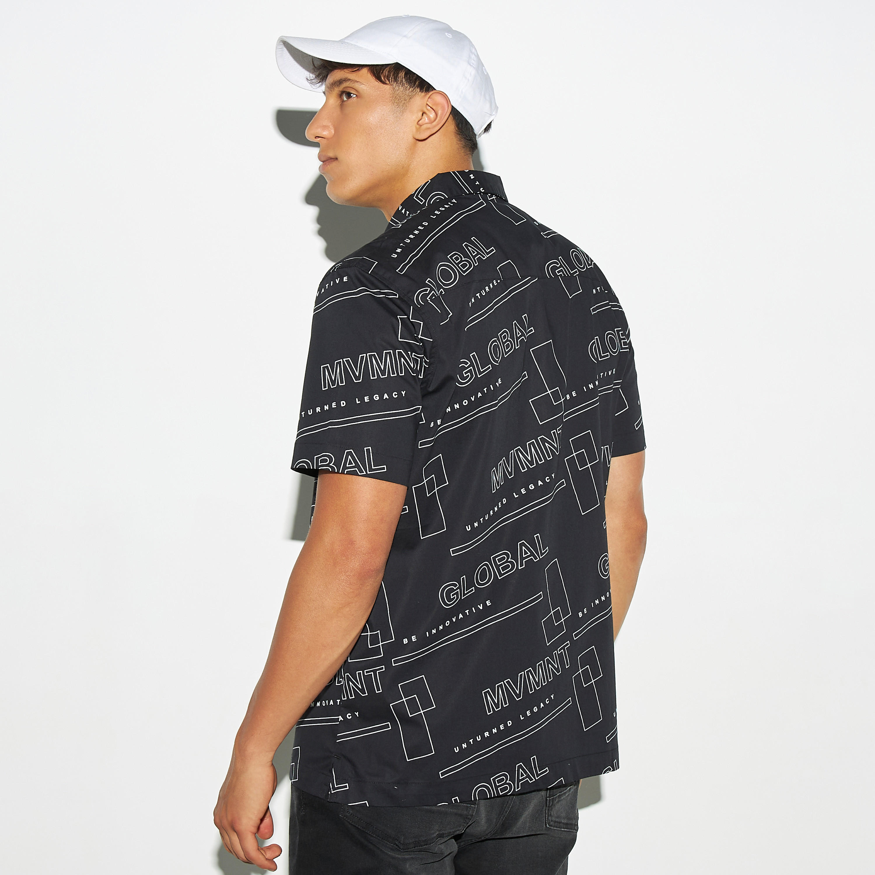 قميص بأكمام قصيرة وطبعات-men-clothing-shirts-image-3
