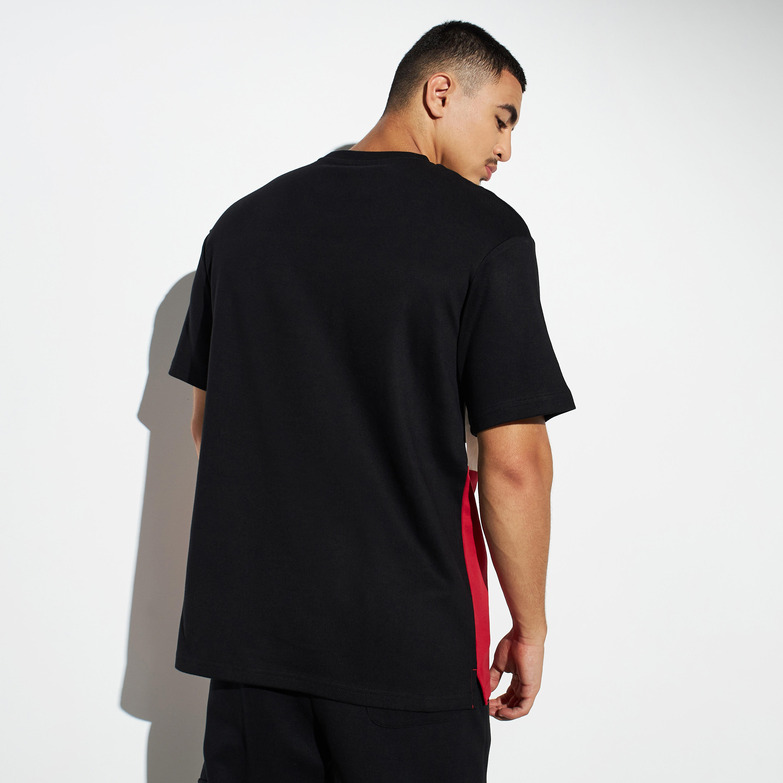 تيشيرت بقوالب ملونة وياقة ضيقة وأكمام قصيرة وطبعات-men-clothing-tshirtsandpolos-tshirts-image-3