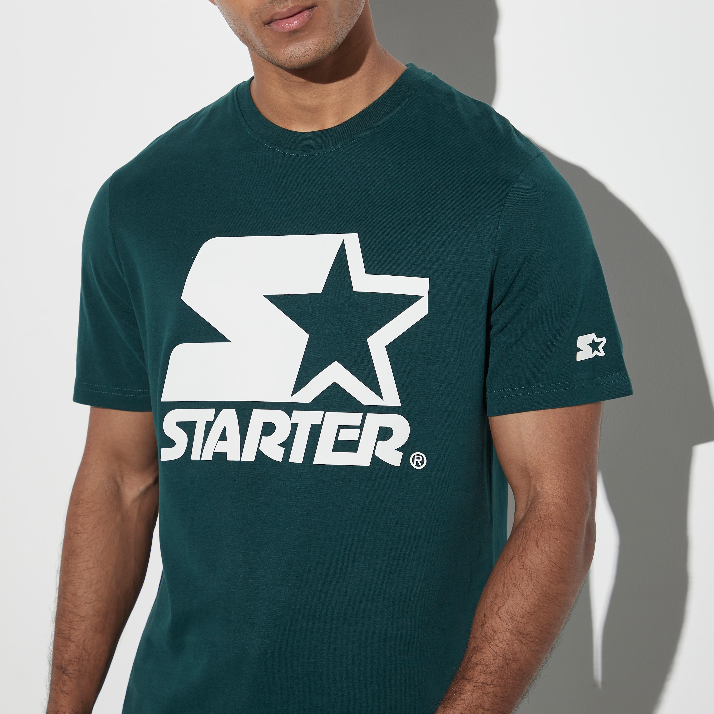 تيشيرت بياقة ضيقة وأكمام قصيرة وطبعات-men-clothing-tshirtsandpolos-tshirts-image-4