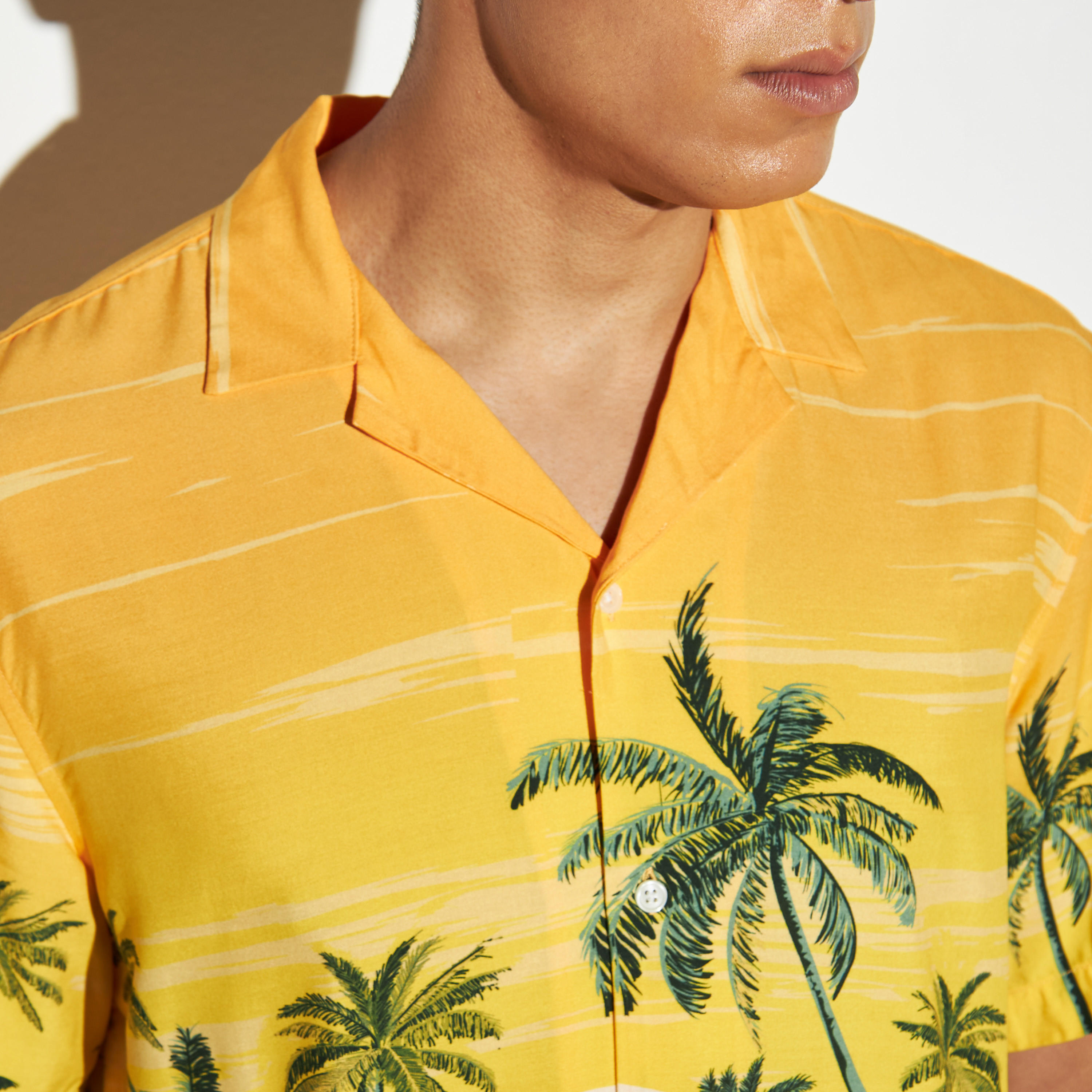 قميص بياقة كامب وأكمام قصيرة وطبعات-men-clothing-shirts-image-3