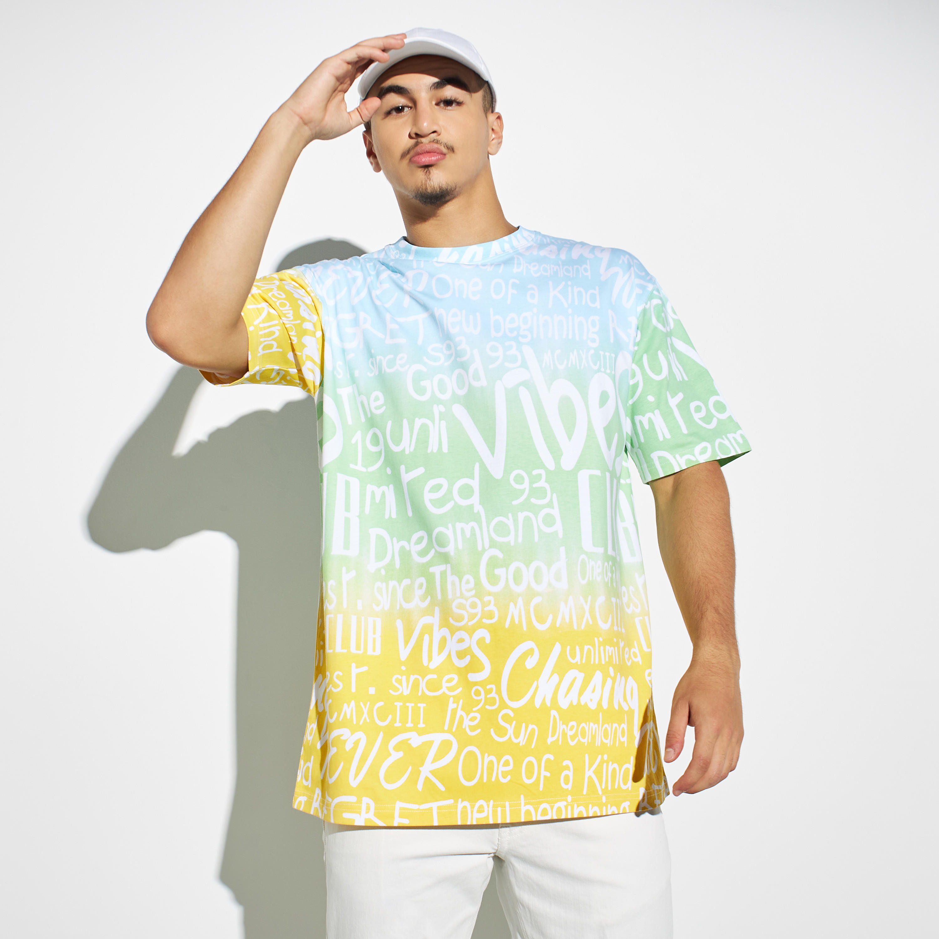 تيشيرت أومبري بأكمام قصيرة وياقة ضيقة وطبعات-men-clothing-tshirtsandpolos-tshirts-image-1
